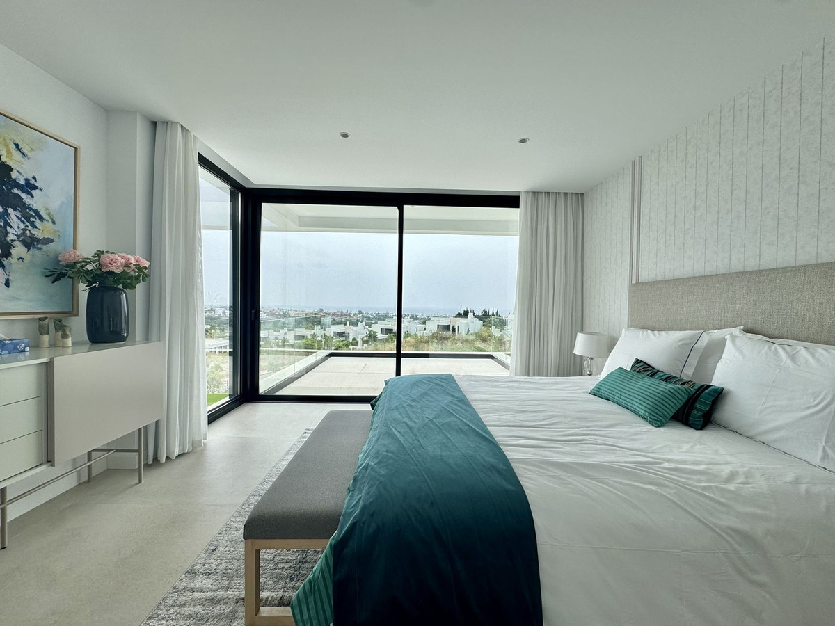 Image 47: detached villa For sale, Estepona, €2,980,000 [HFM-CL10209]