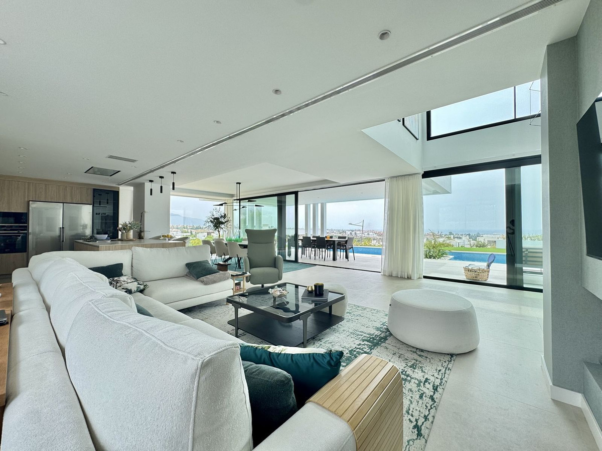 Image 47: detached villa For sale, Estepona, €2,980,000 [HFM-CL10209]