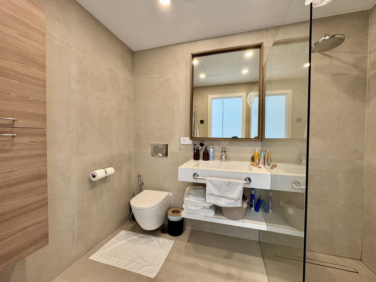 Image 47: detached villa For sale, Estepona, €2,980,000 [HFM-CL10209]