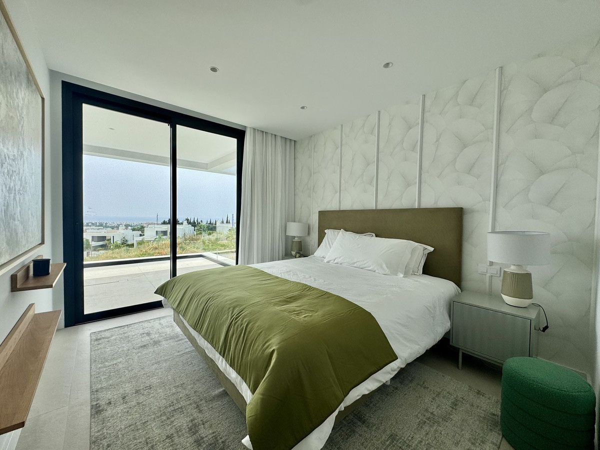 Image 47: detached villa For sale, Estepona, €2,980,000 [HFM-CL10209]