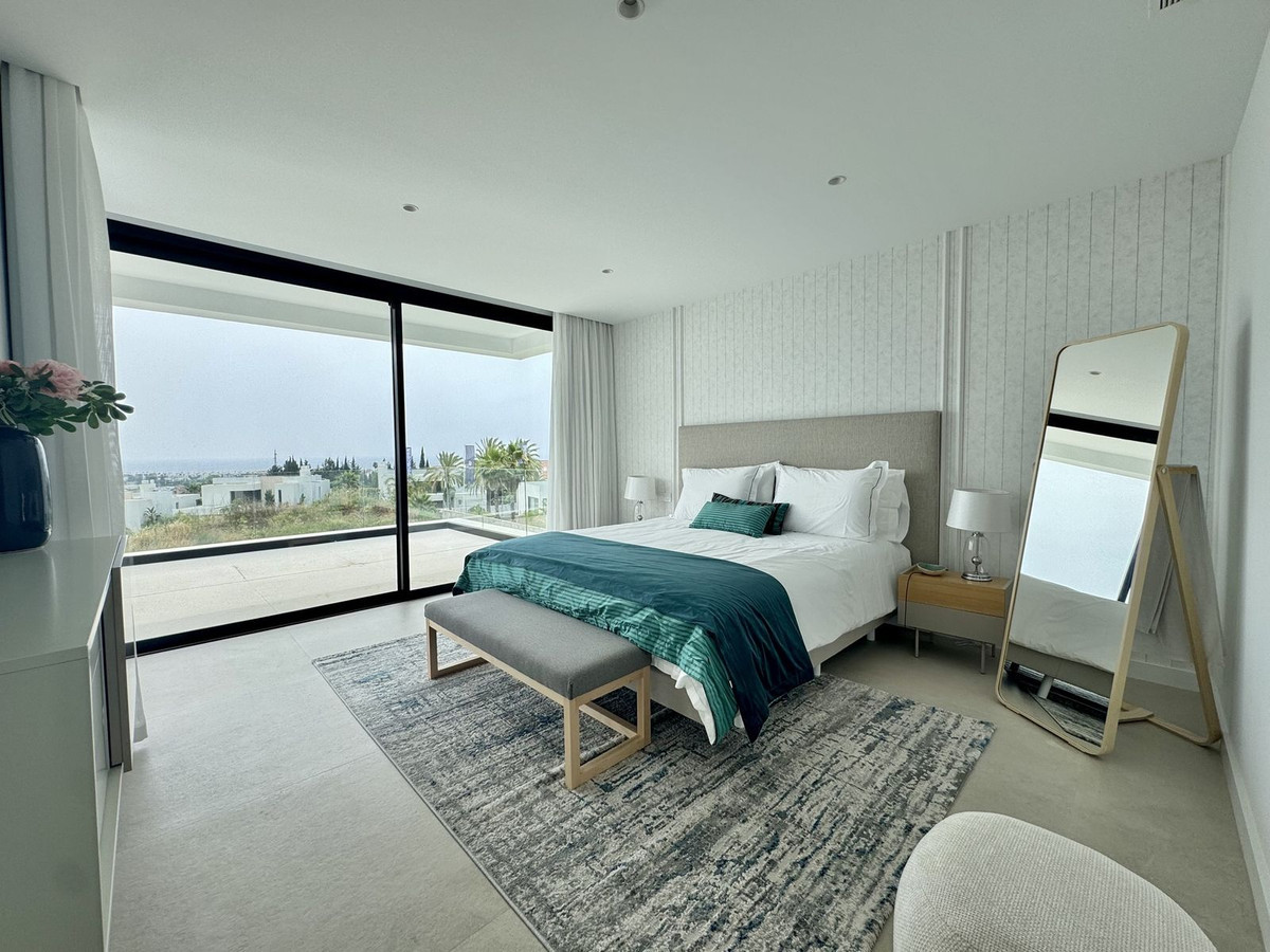 Image 47: detached villa For sale, Estepona, €2,980,000 [HFM-CL10209]