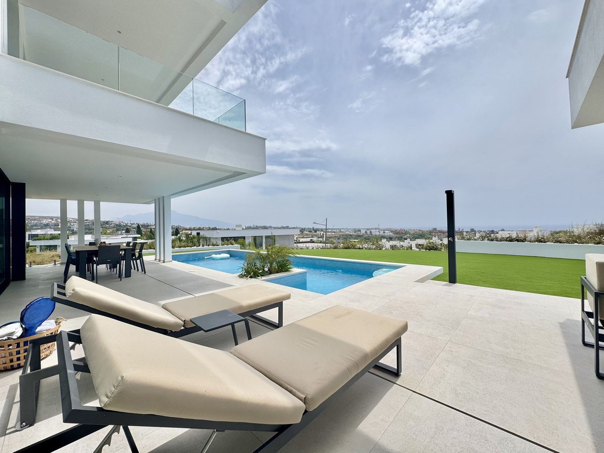 Image 47: detached villa For sale, Estepona, €2,980,000 [HFM-CL10209]