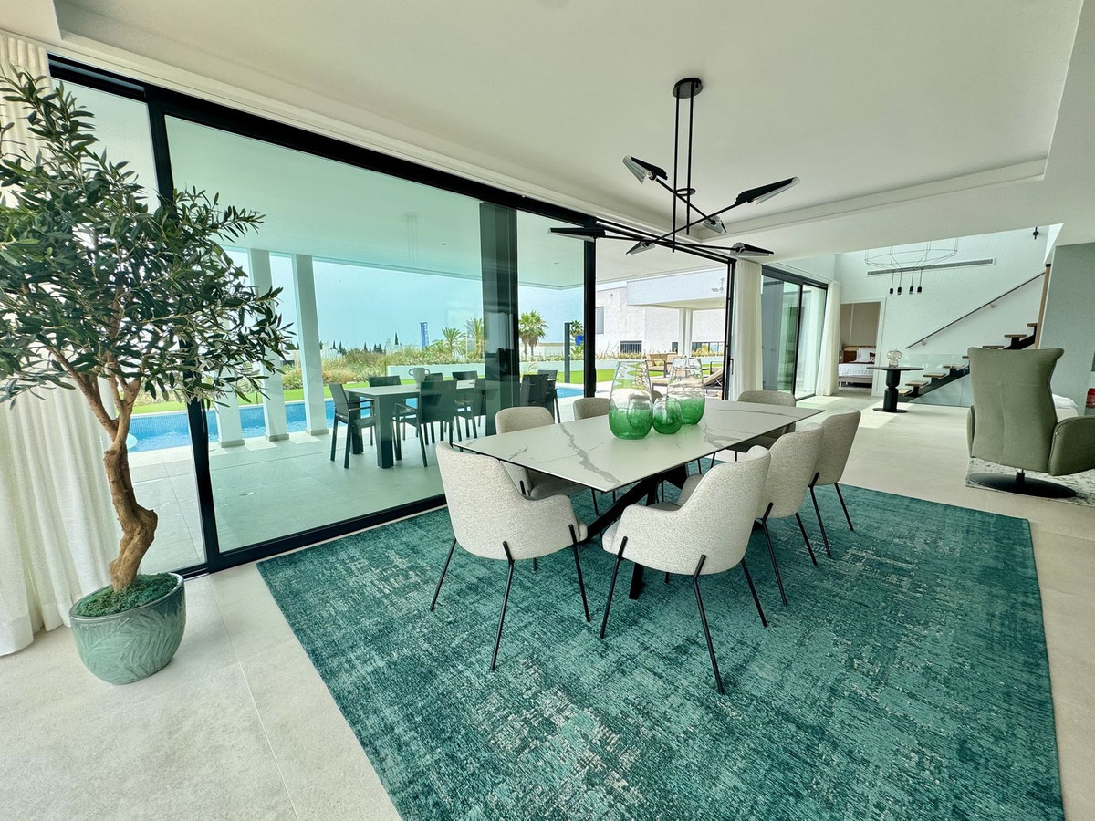 Image 47: detached villa For sale, Estepona, €2,980,000 [HFM-CL10209]