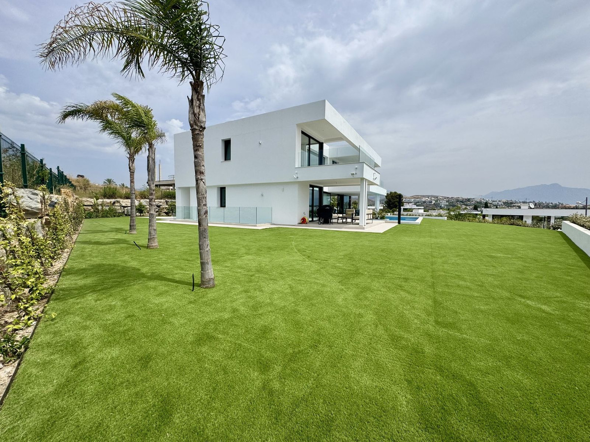 Image 47: detached villa For sale, Estepona, €2,980,000 [HFM-CL10209]