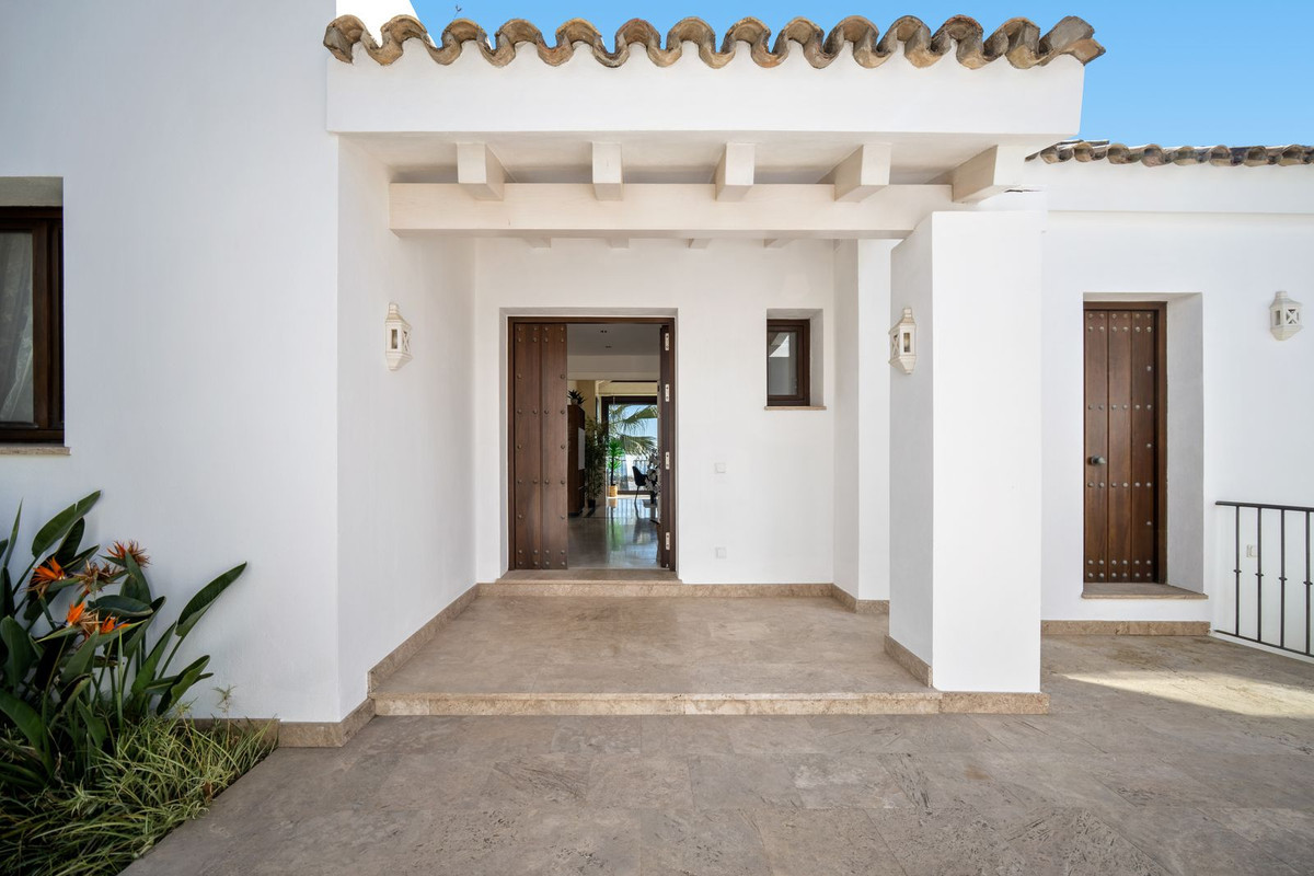 Image 29: detached villa For sale, Estepona, €2,990,000 [HFM-CL10208]