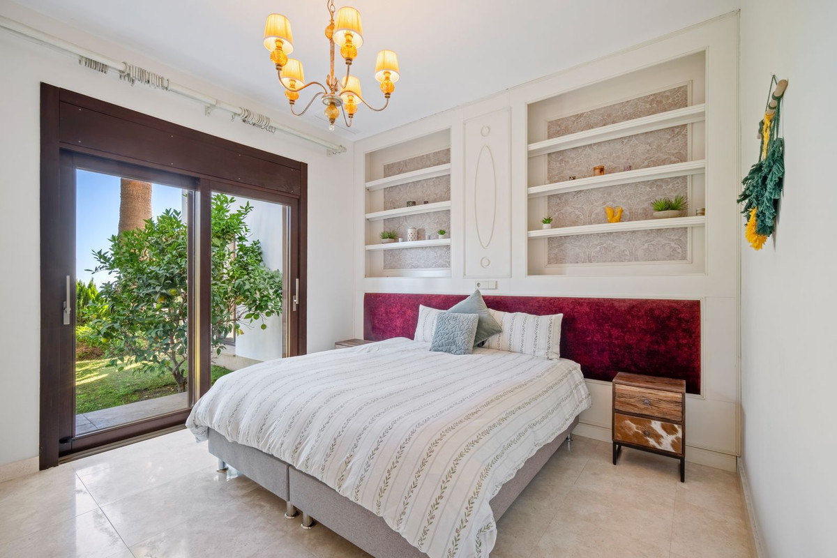 Image 29: detached villa For sale, Estepona, €2,990,000 [HFM-CL10208]