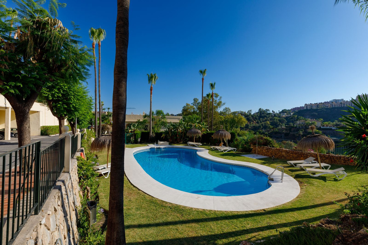 Image {index}: Ground Floor Apartment For sale, Benahavís, €590,000 [HFM-CL10210]