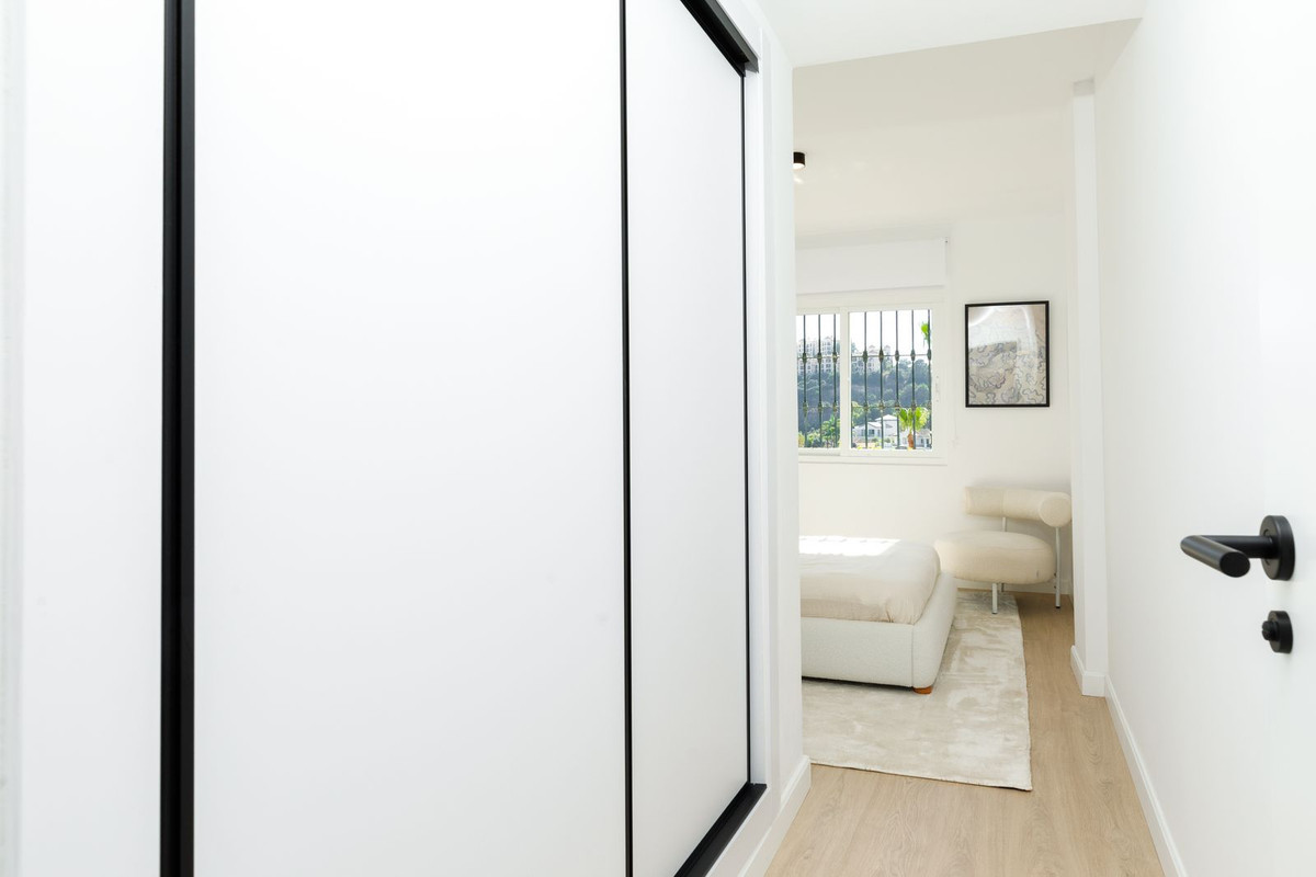 Image {index}: Ground Floor Apartment For sale, Benahavís, €590,000 [HFM-CL10210]