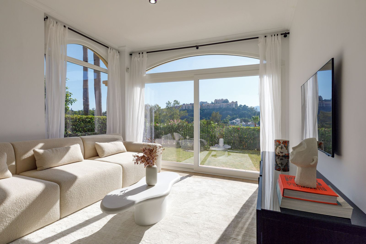 Image {index}: Ground Floor Apartment For sale, Benahavís, €590,000 [HFM-CL10210]