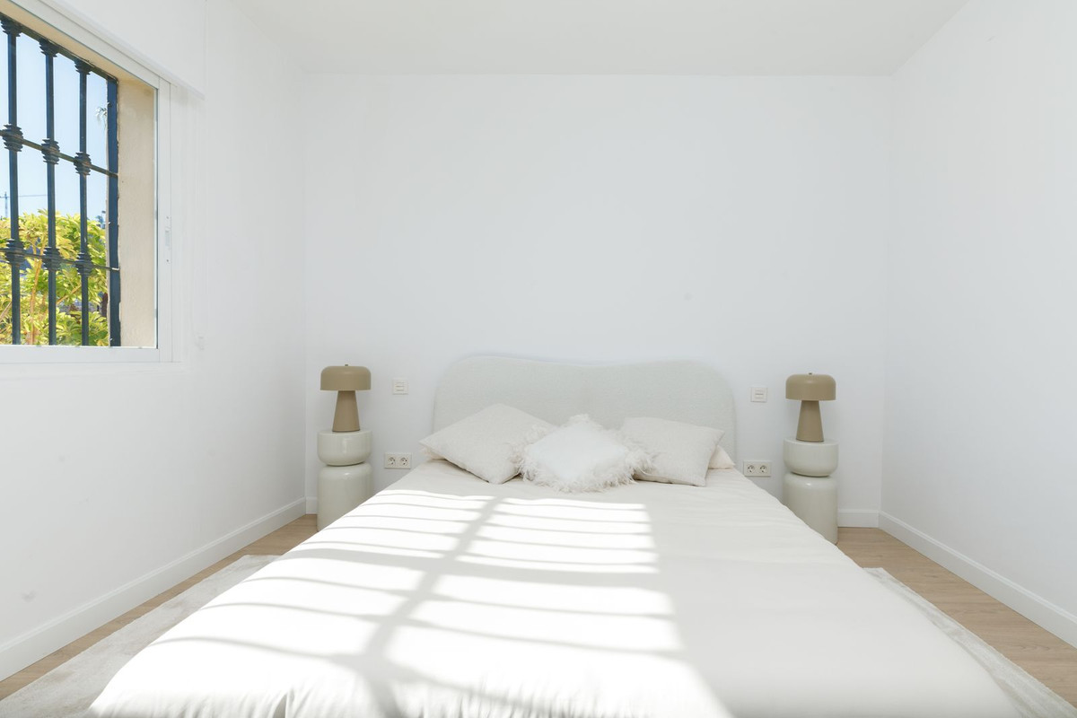 Image {index}: Ground Floor Apartment For sale, Benahavís, €590,000 [HFM-CL10210]