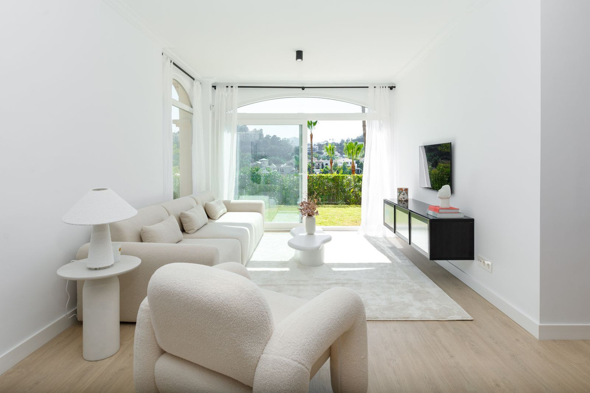 Image {index}: Ground Floor Apartment For sale, Benahavís, €590,000 [HFM-CL10210]