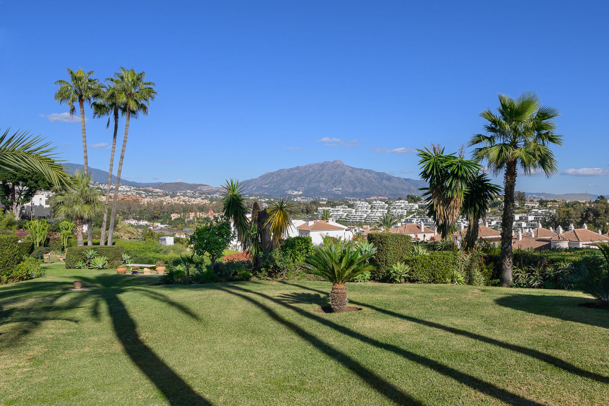 Image {index}: Duplex For sale, Estepona, €749,000 [HFM-CL10211]
