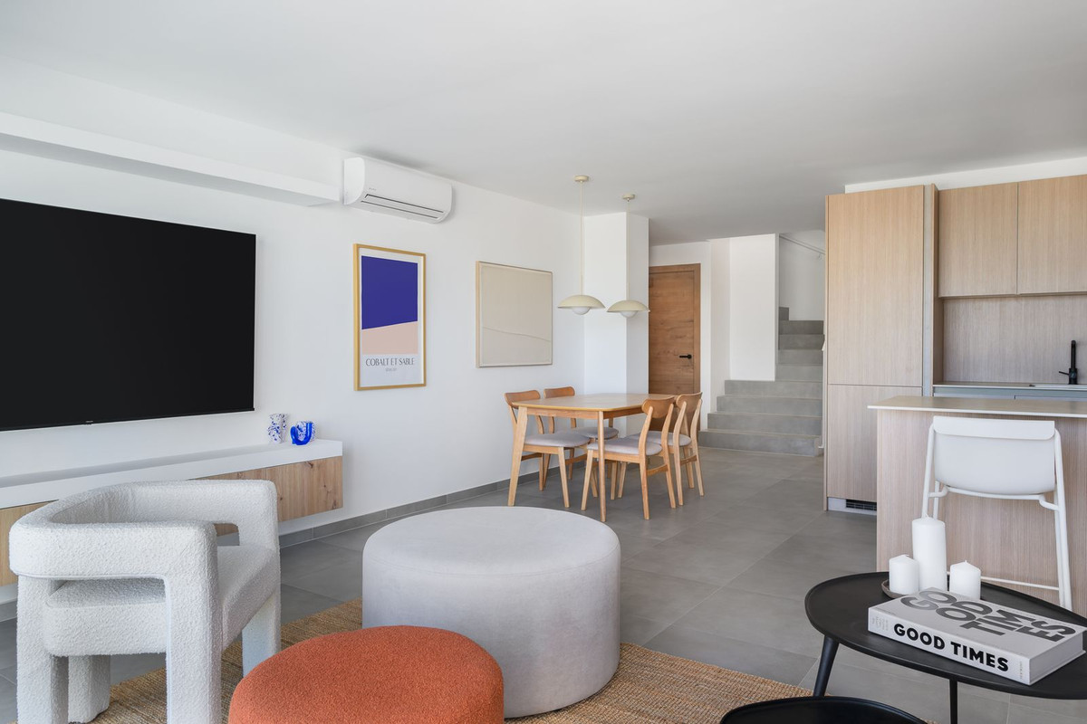 Image {index}: Duplex For sale, Estepona, €749,000 [HFM-CL10211]