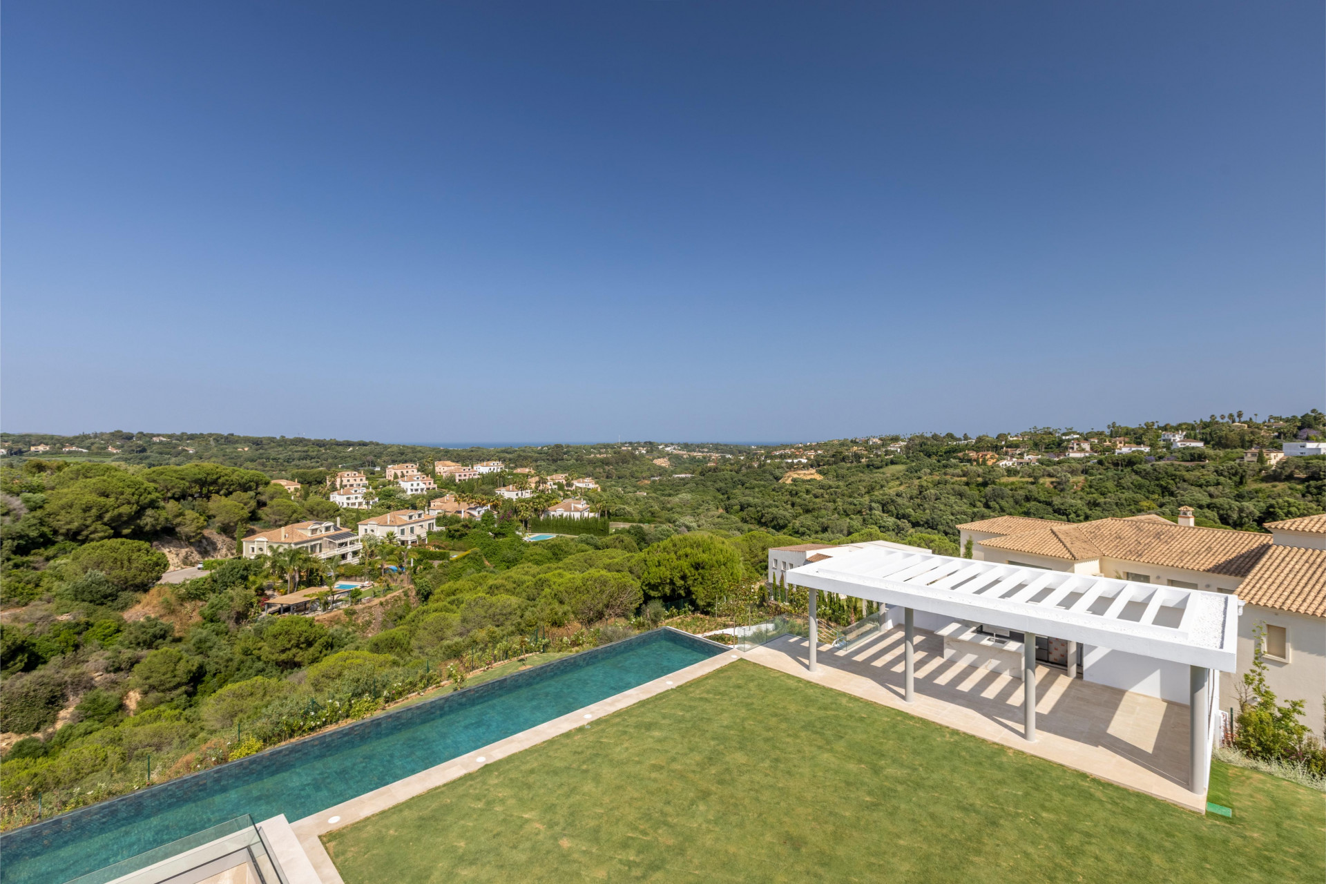 Image 56: detached villa For sale, sotogrande, €6,975,000 [HFM-C40240]