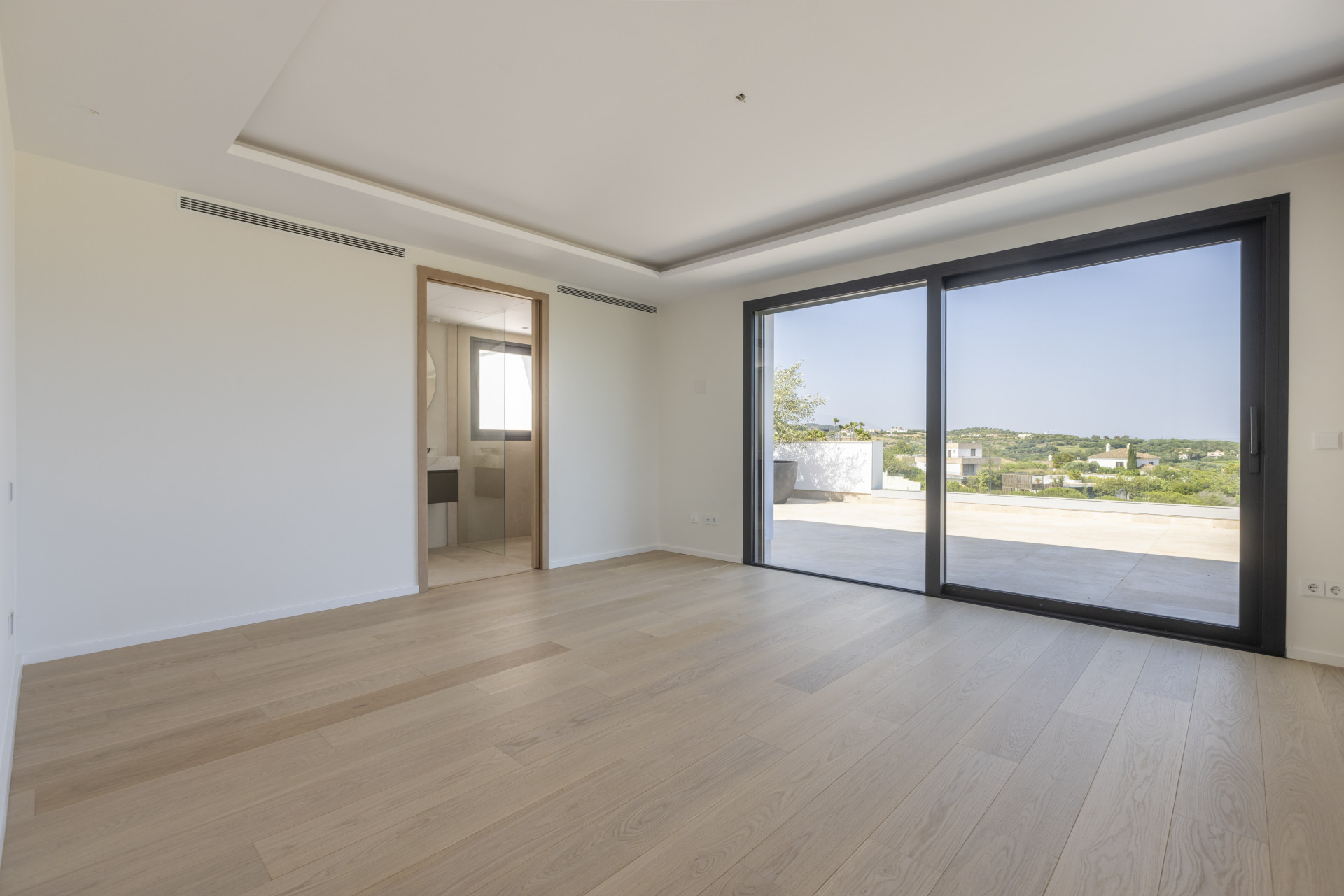 Image 56: detached villa For sale, sotogrande, €6,975,000 [HFM-C40240]