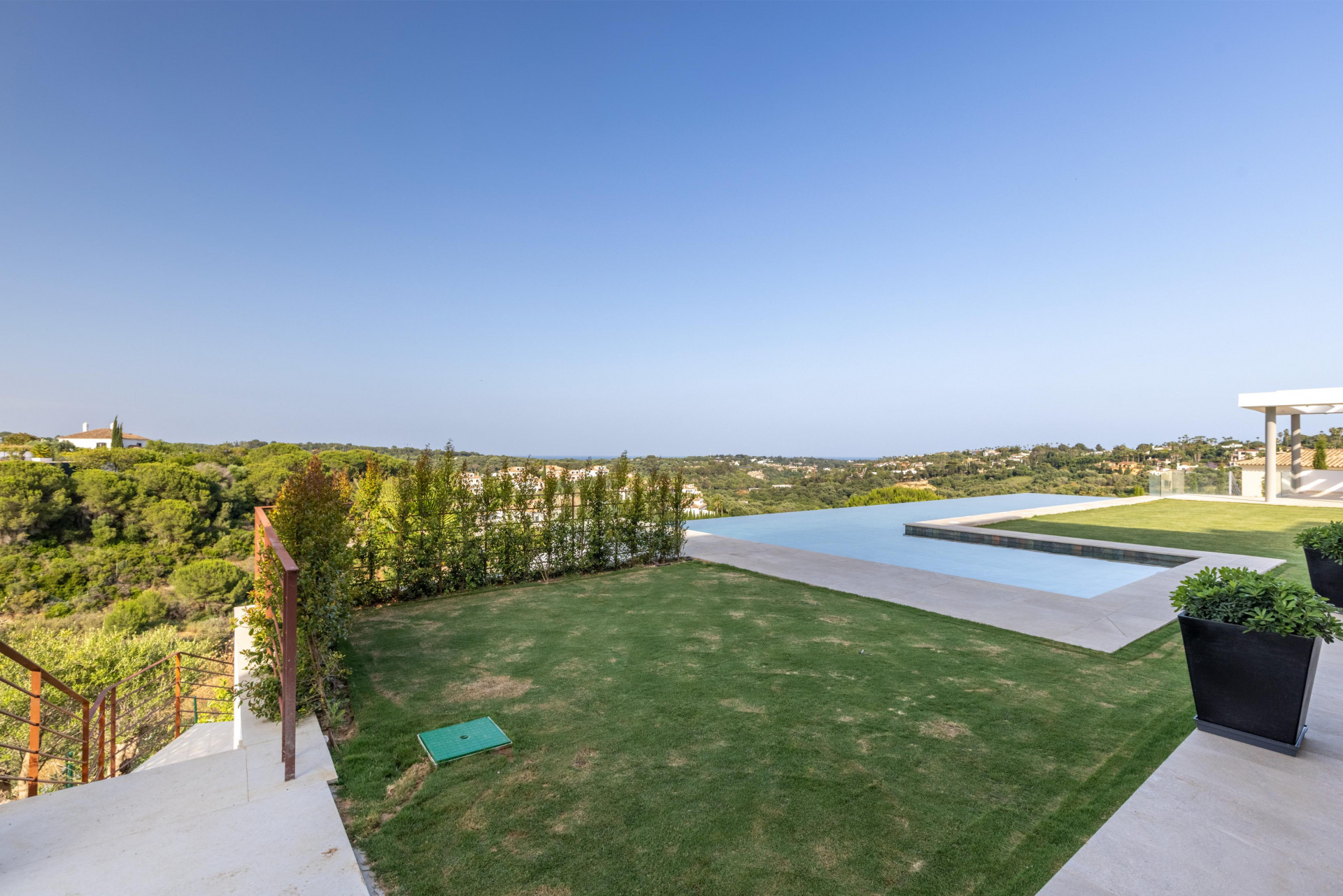 Image 56: detached villa For sale, sotogrande, €6,975,000 [HFM-C40240]
