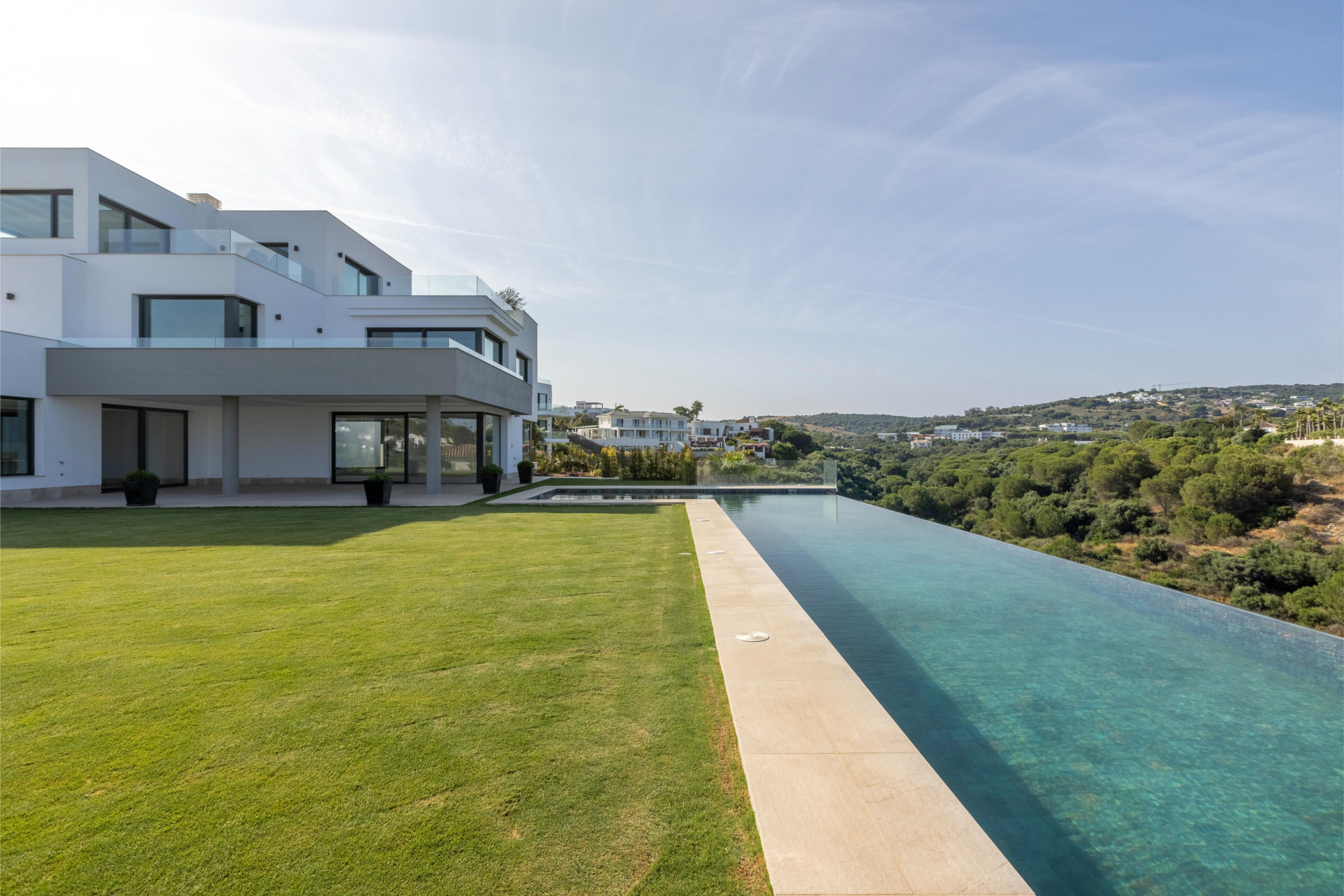 Image 56: detached villa For sale, sotogrande, €6,975,000 [HFM-C40240]