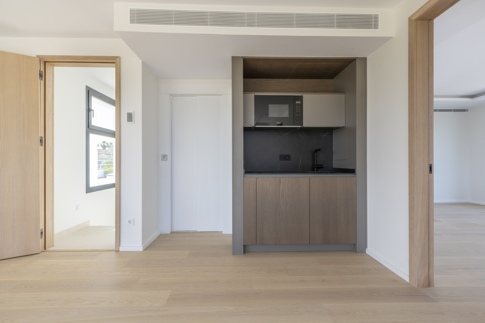 Image 56: detached villa For sale, sotogrande, €6,975,000 [HFM-C40240]