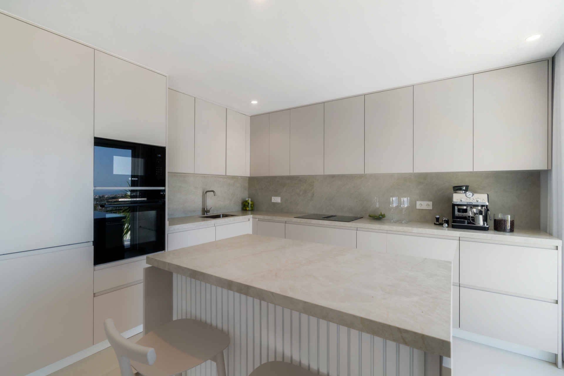 Image {index}: Penthouse Duplex For sale, Benahavís, €1,500,000 [HFM-CL10213]