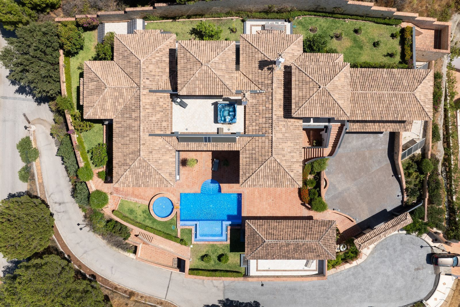 Image 48: detached villa For sale, Mijas, €2,495,000 [HFM-CL10214]