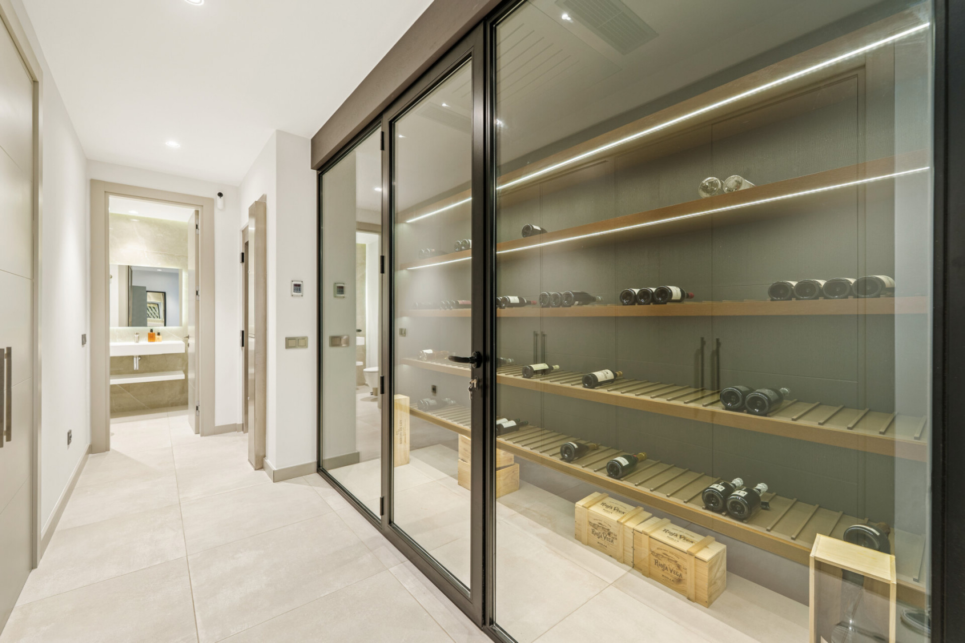 Image 47: detached villa For sale, Nueva Andalucía, €4,895,000 [HFM-C40198]