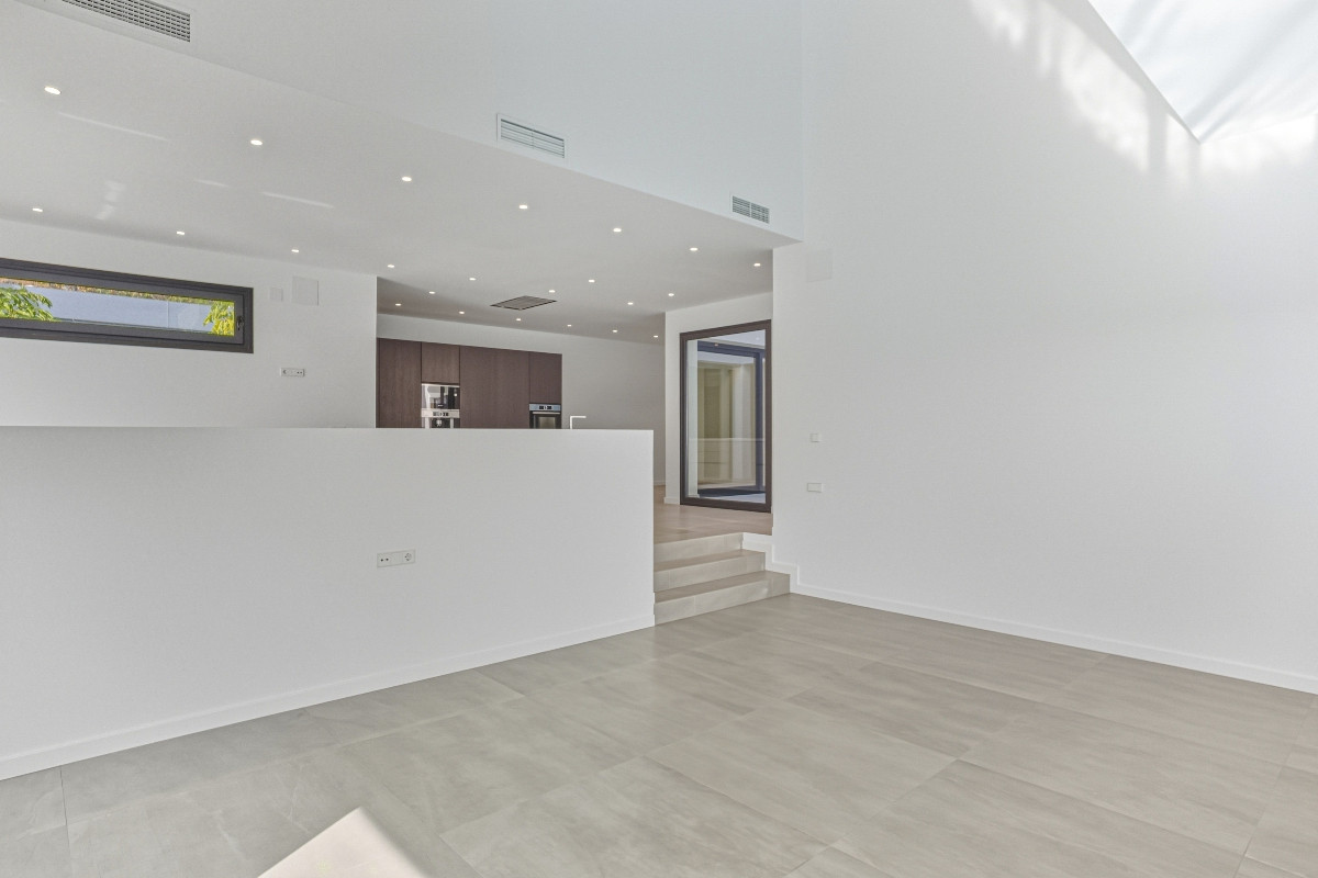 Image 33: detached villa For sale, Marbella, €2,550,000 [HFM-CL10184]