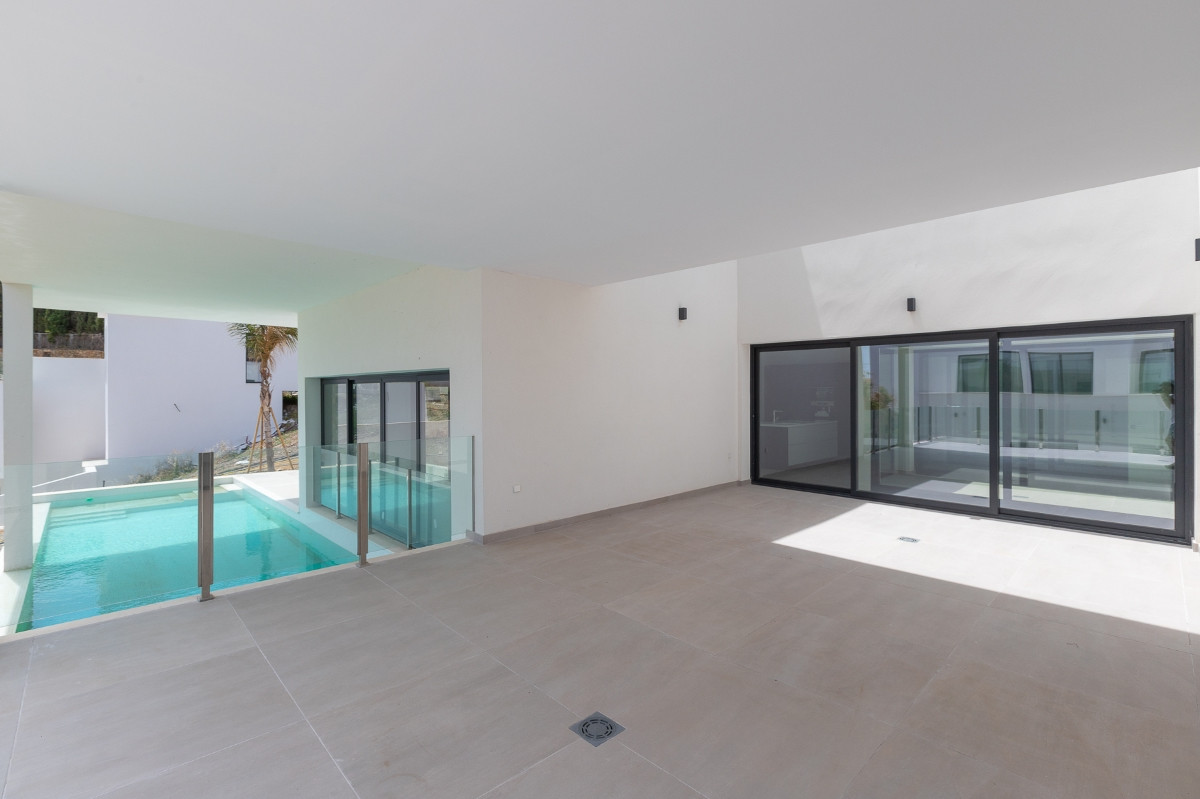 Image 33: detached villa For sale, Marbella, €2,550,000 [HFM-CL10184]