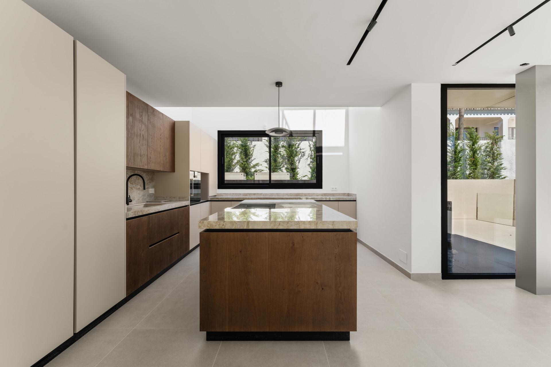 Image 16: detached villa For sale, San Pedro de Alcántara, €5,950,000 [HFM-C40204]