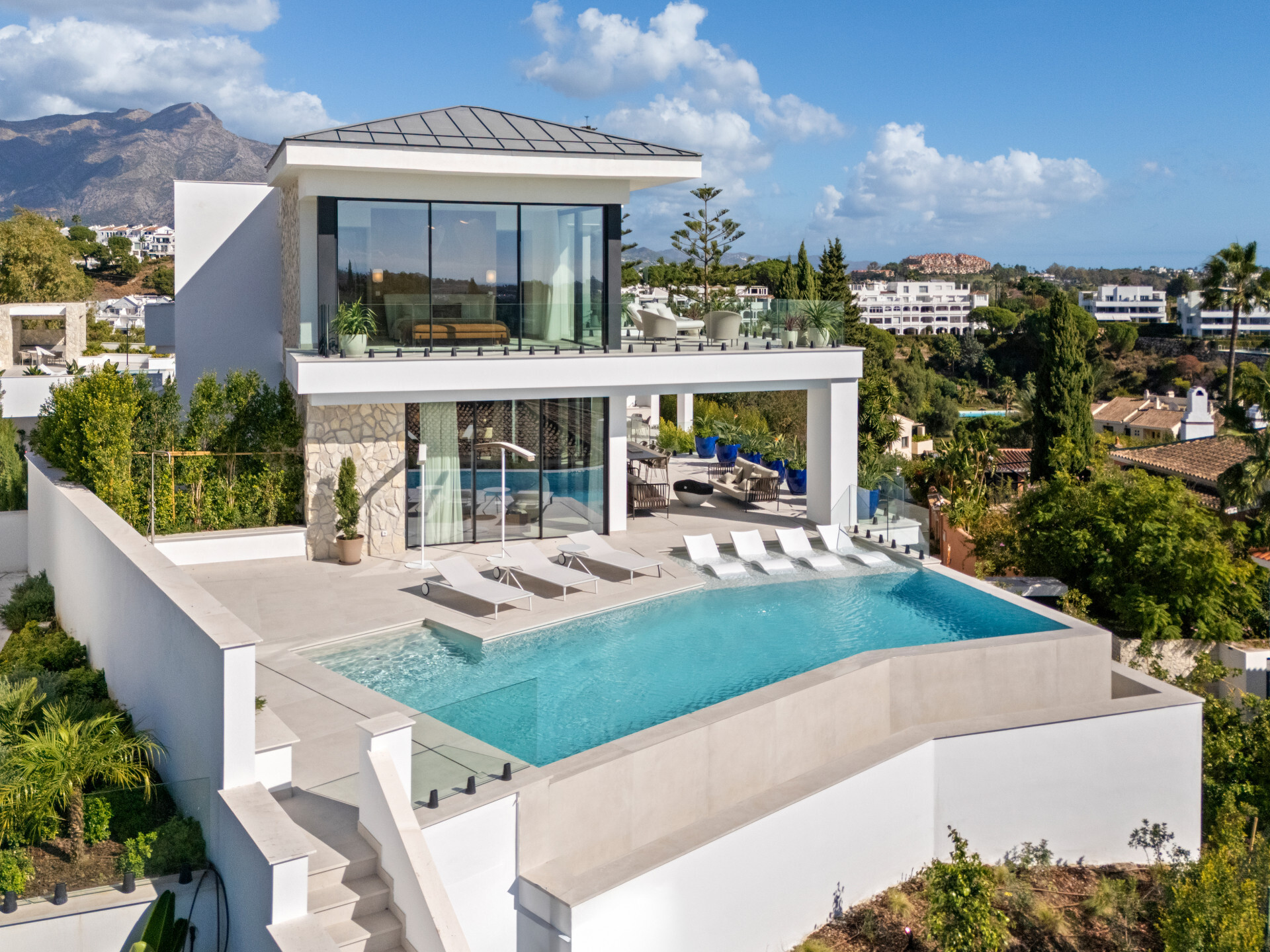 Image 50: detached villa For sale, Benahavís, €5,695,000 [HFM-C40207]