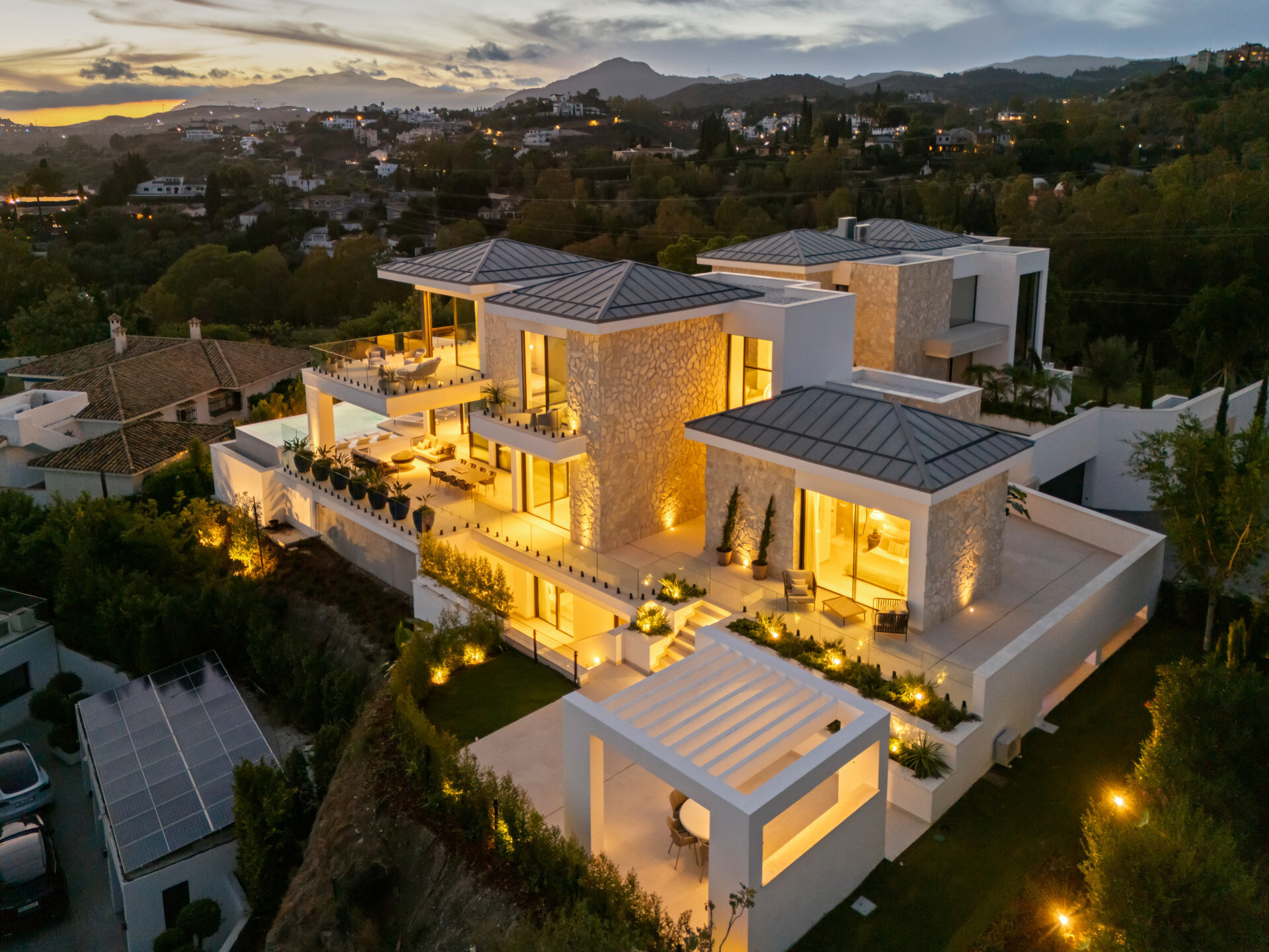 Image 50: detached villa For sale, Benahavís, €5,695,000 [HFM-C40207]