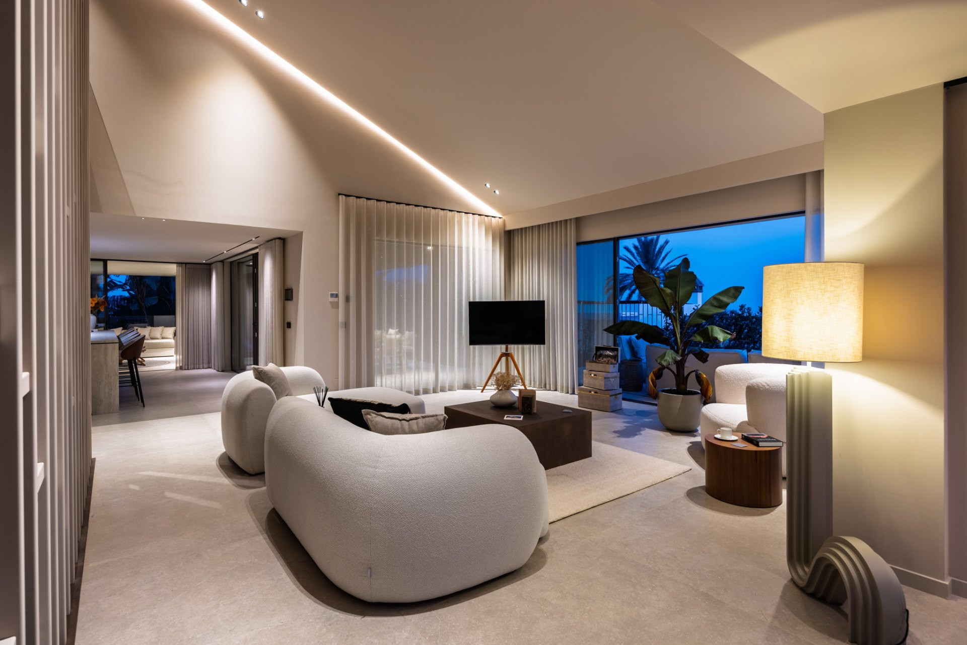 Image 52: detached villa For sale, Nueva Andalucía, €4,695,000 [HFM-C40209]