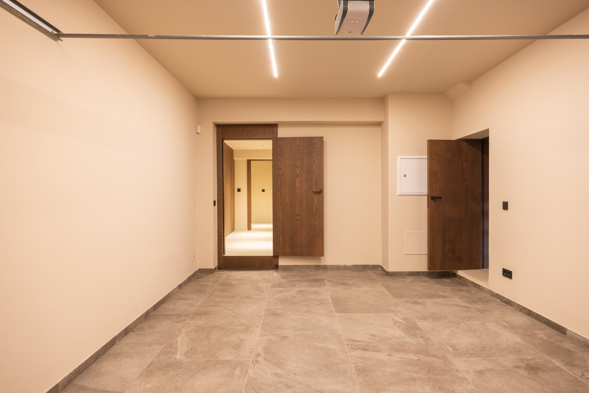 Image 52: detached villa For sale, Nueva Andalucía, €4,695,000 [HFM-C40209]