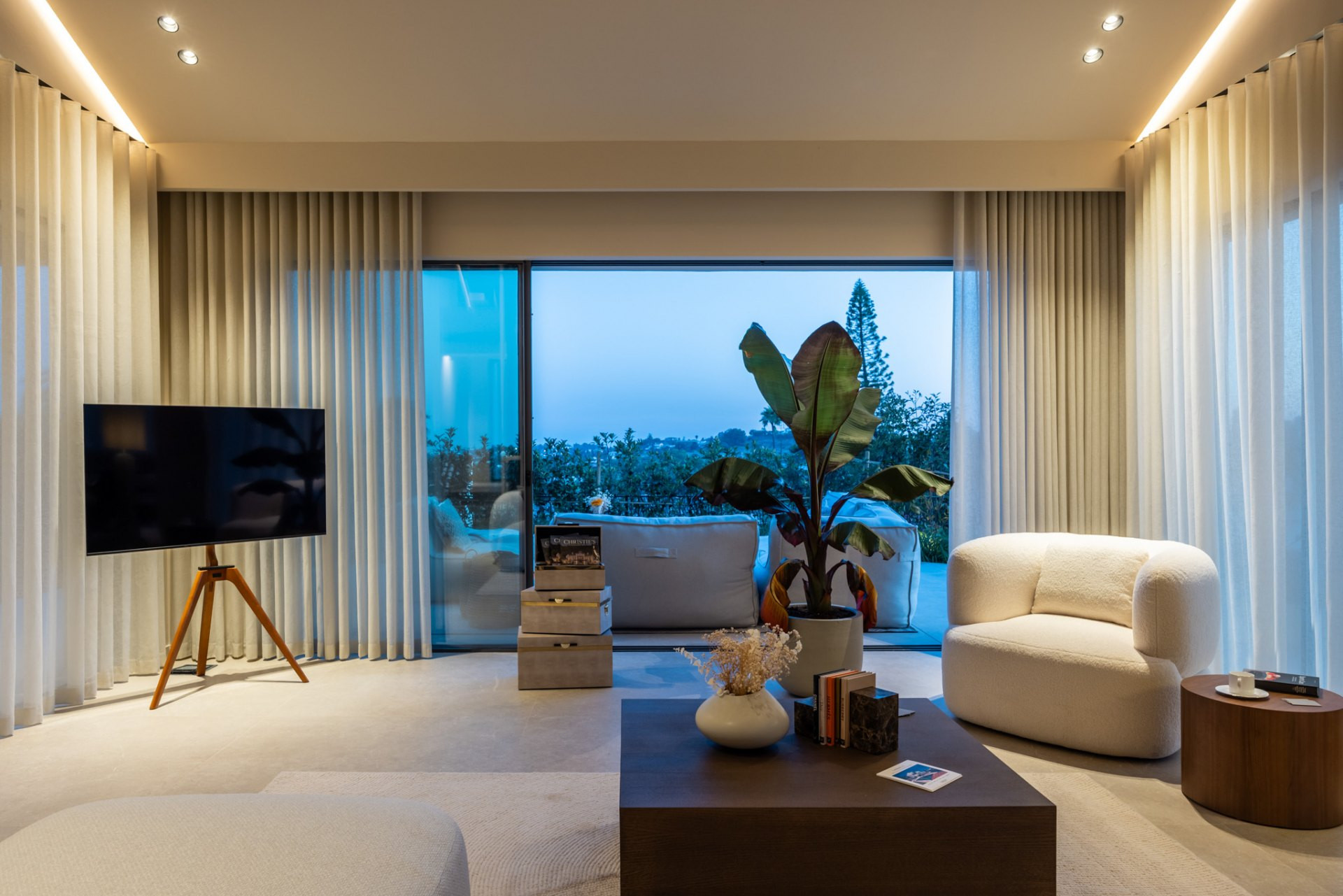 Image 52: detached villa For sale, Nueva Andalucía, €4,695,000 [HFM-C40209]