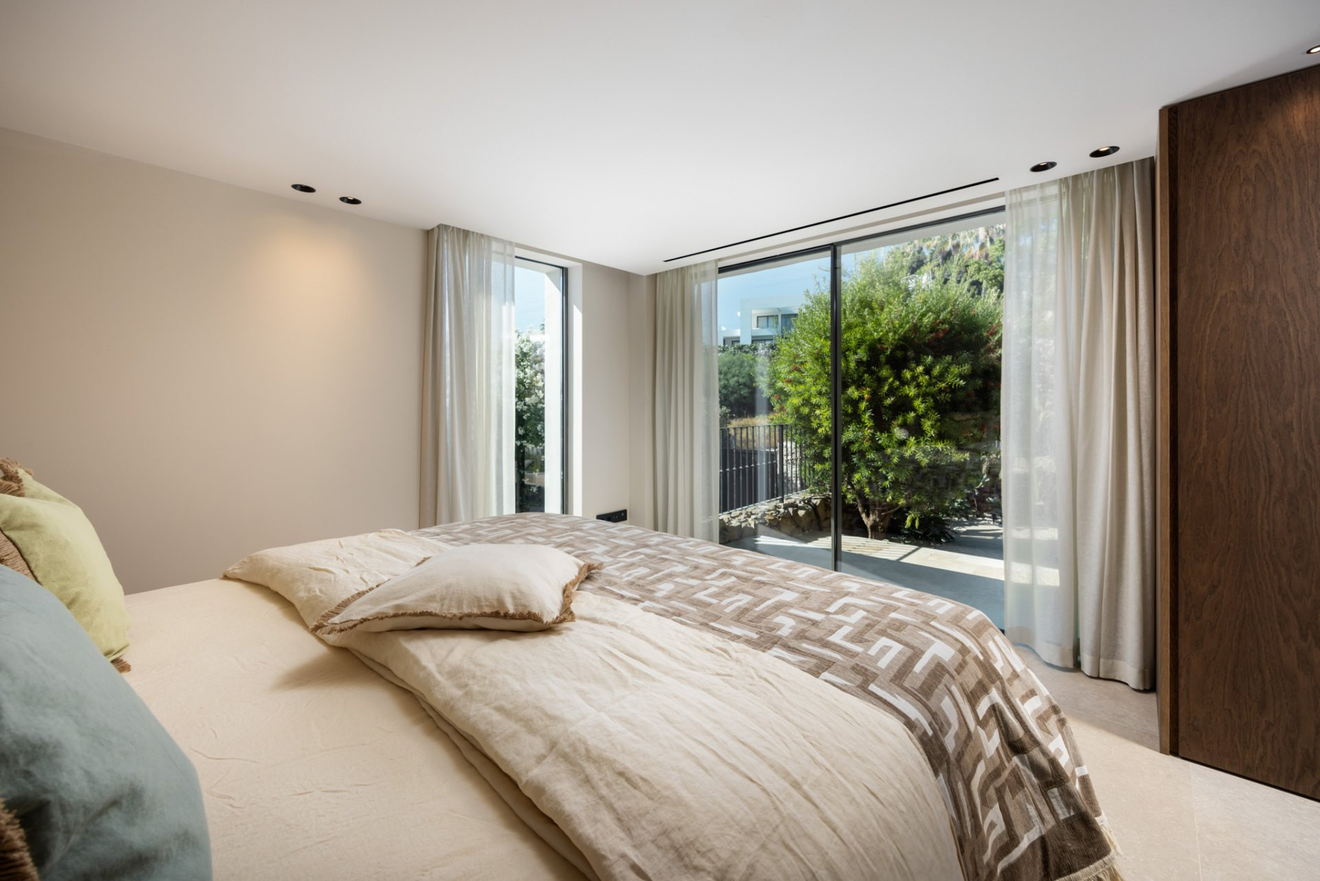 Image 52: detached villa For sale, Nueva Andalucía, €4,695,000 [HFM-C40209]