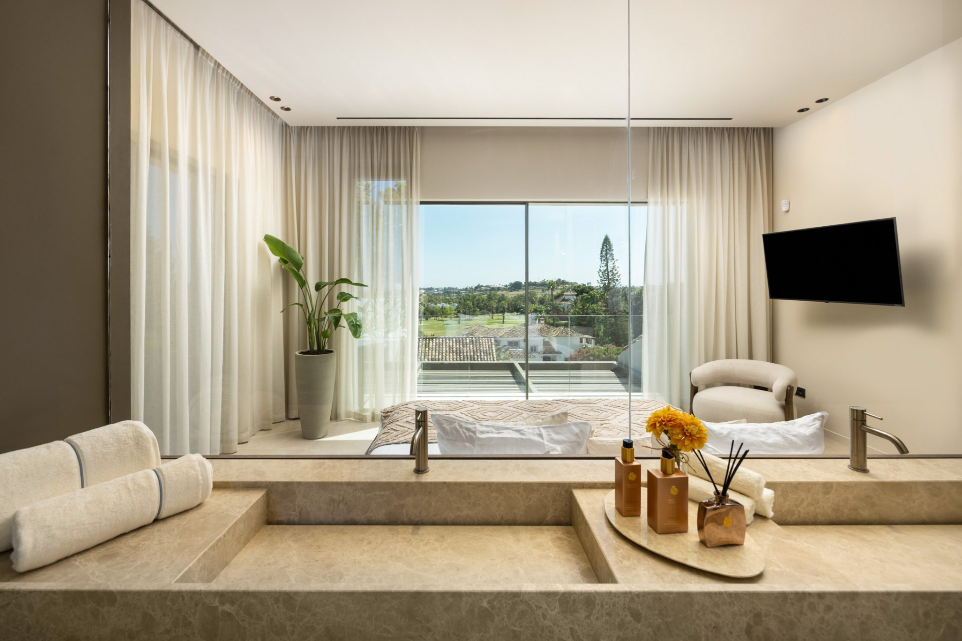 Image 52: detached villa For sale, Nueva Andalucía, €4,695,000 [HFM-C40209]