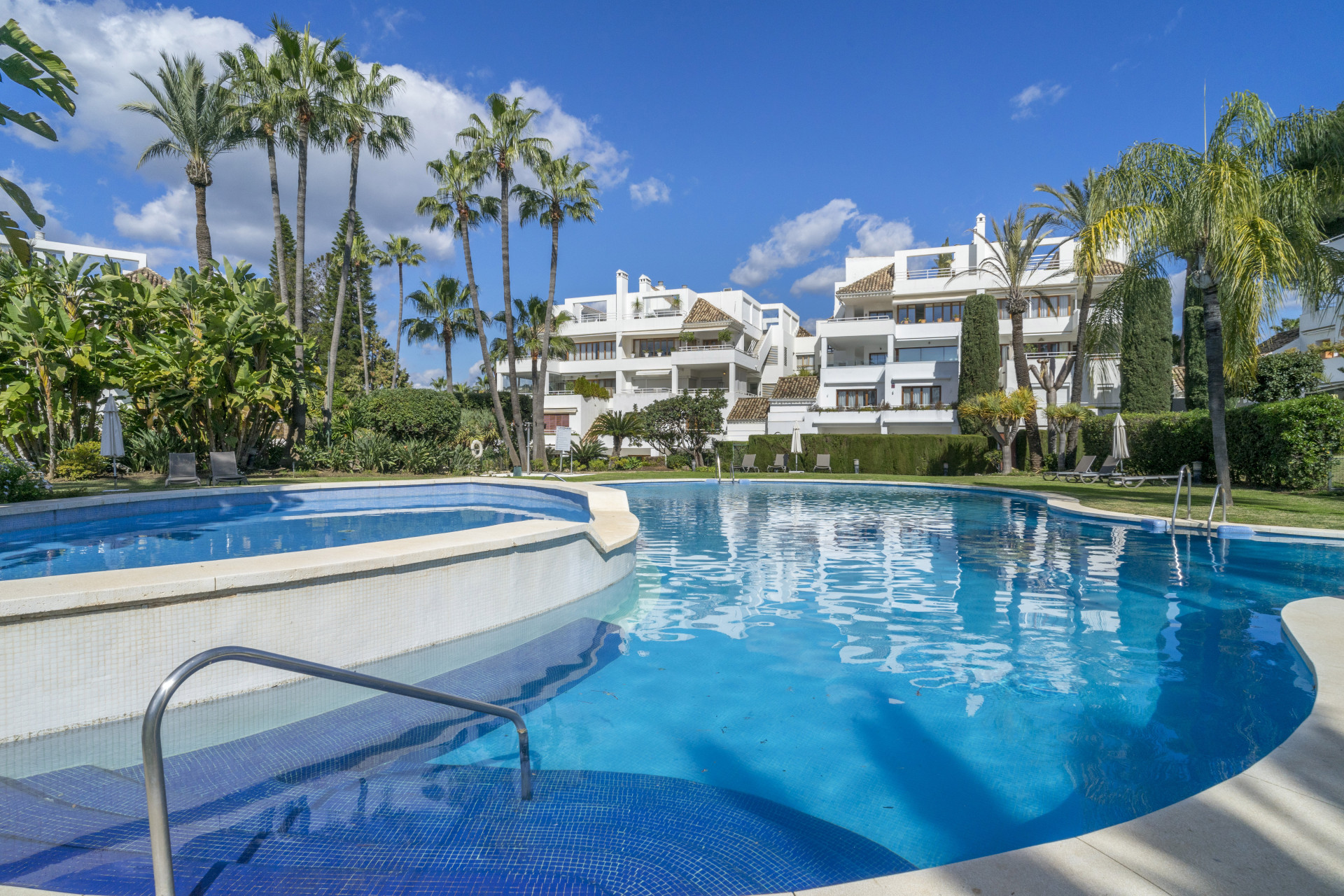 Image {index}: Duplex For sale, Nueva Andalucía, €2,495,000 [HFM-C40212]