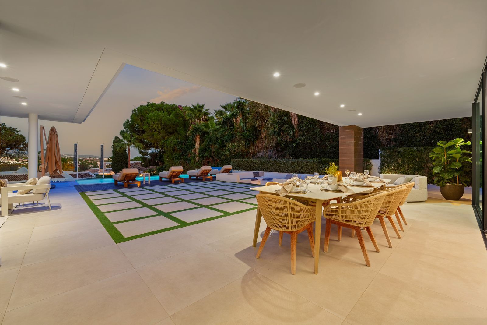 Image 47: detached villa For sale, Nueva Andalucía, €4,990,000 [HFM-C40213]