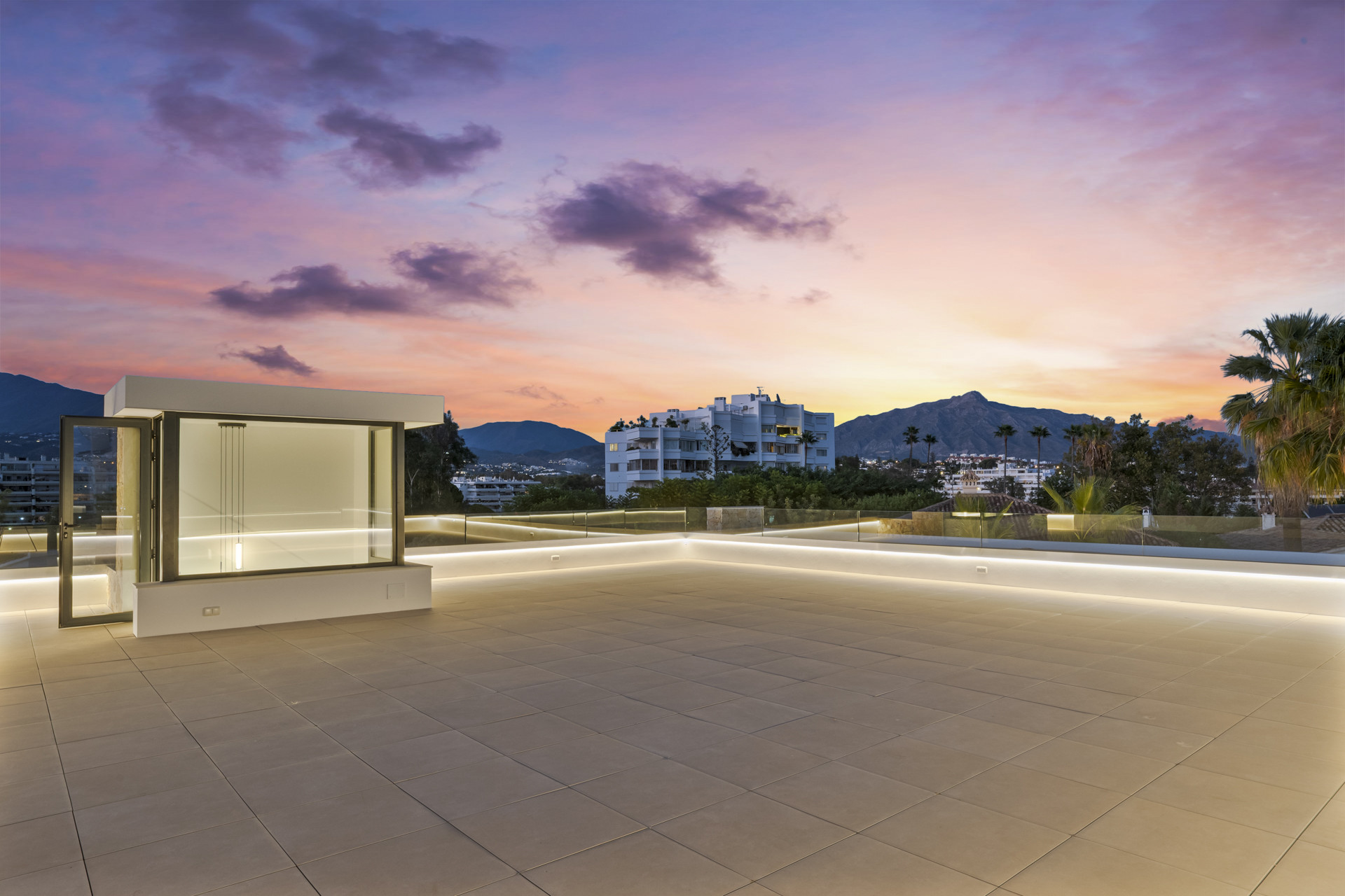 Image 47: detached villa For sale, San Pedro de Alcántara, €3,580,000 [HFM-C40211]