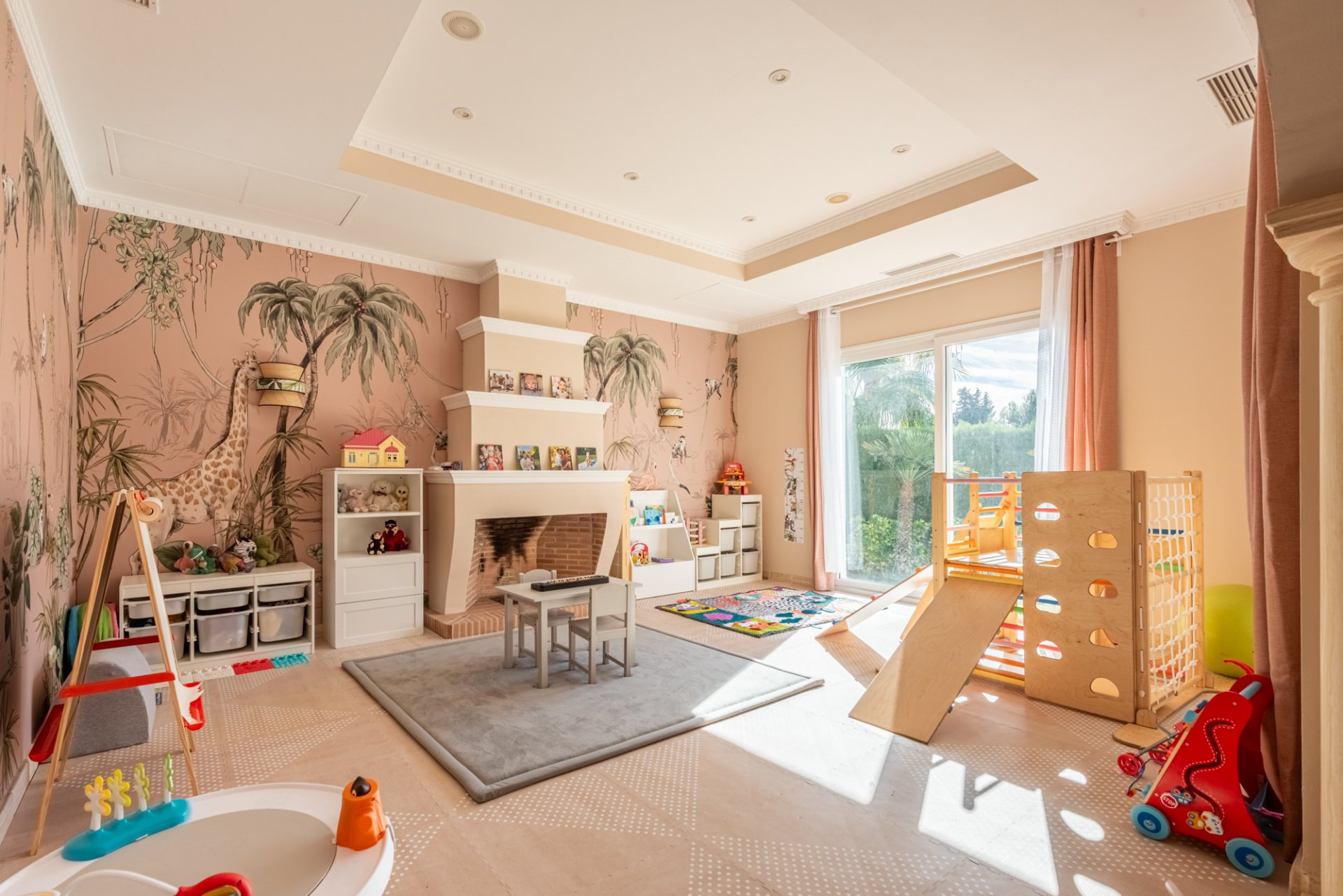 Image 28: villa - chalet For sale, The Golden Mile, €4,295,000 [HFM-CL10187]