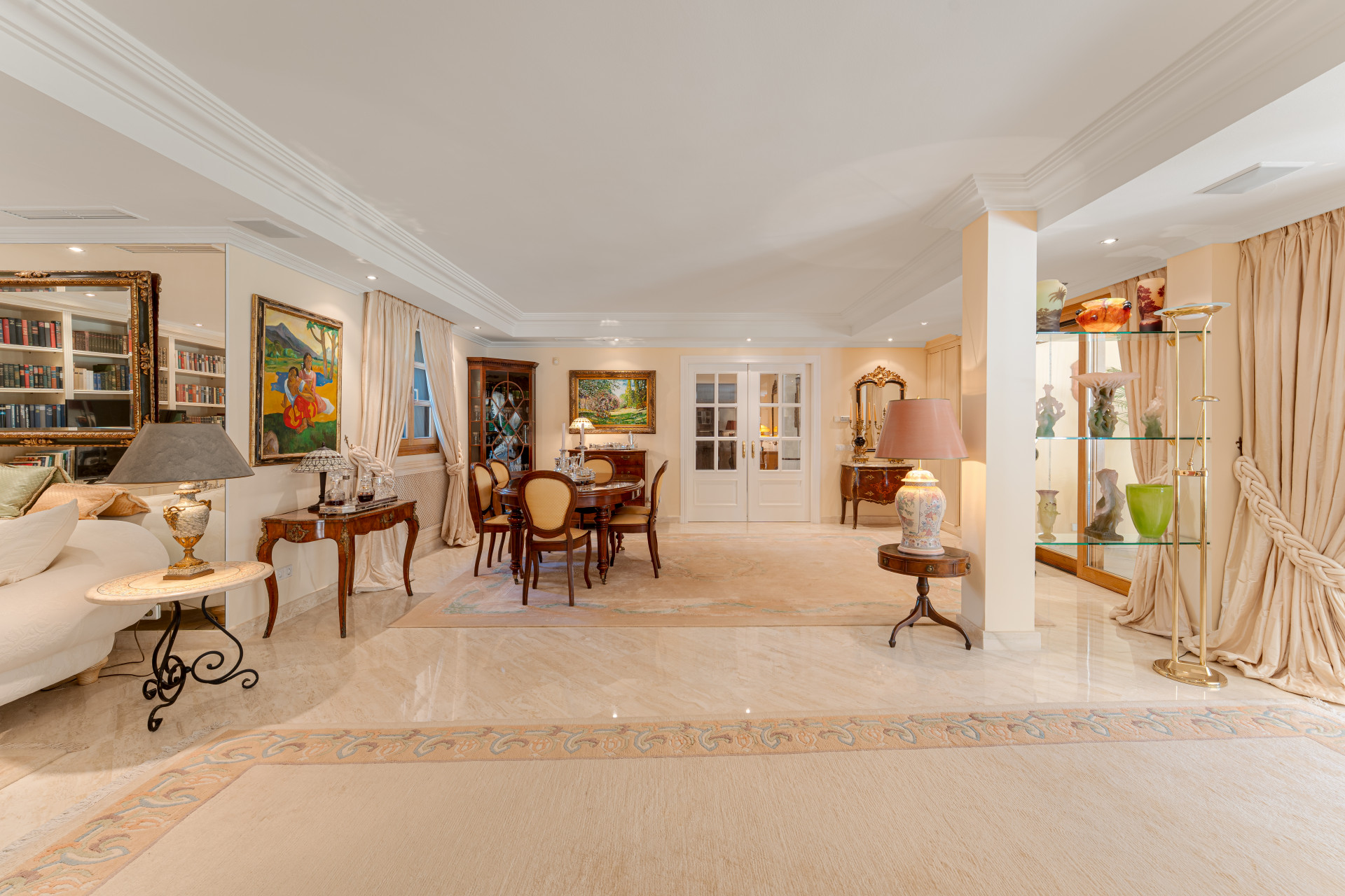 Image 36: detached villa For sale, Nueva Andalucía, €3,495,000 [HFM-C40217]