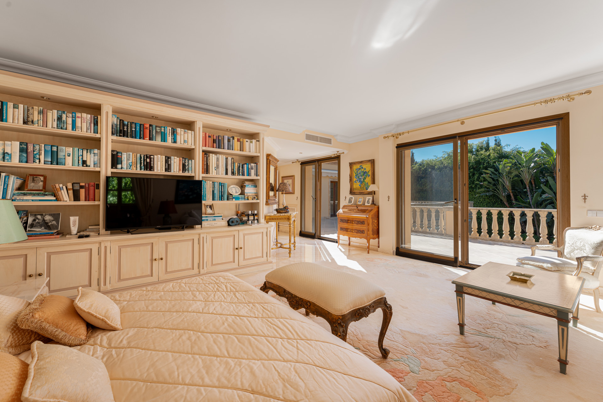 Image 36: detached villa For sale, Nueva Andalucía, €3,495,000 [HFM-C40217]