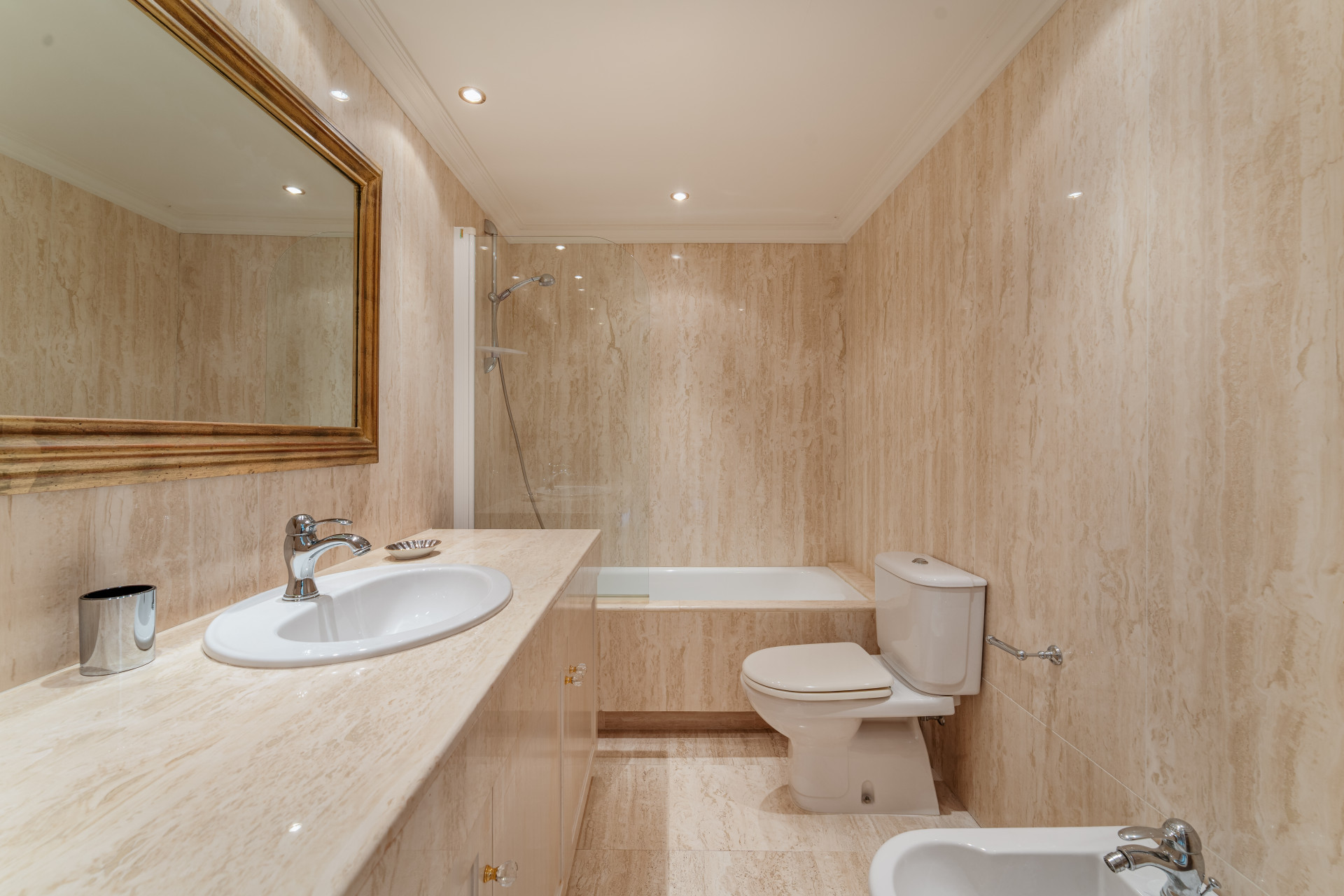 Image 36: detached villa For sale, Nueva Andalucía, €3,495,000 [HFM-C40217]