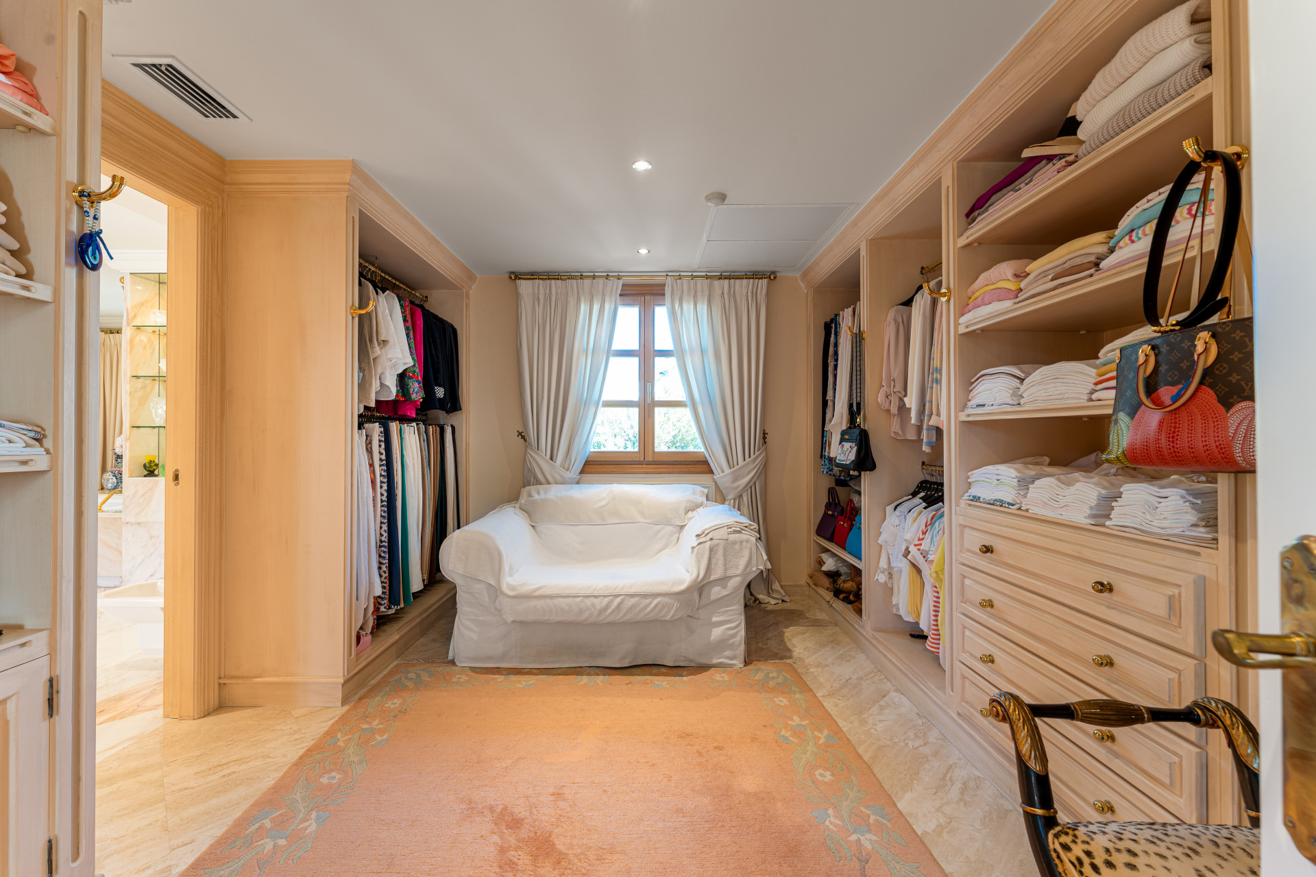 Image 36: detached villa For sale, Nueva Andalucía, €3,495,000 [HFM-C40217]