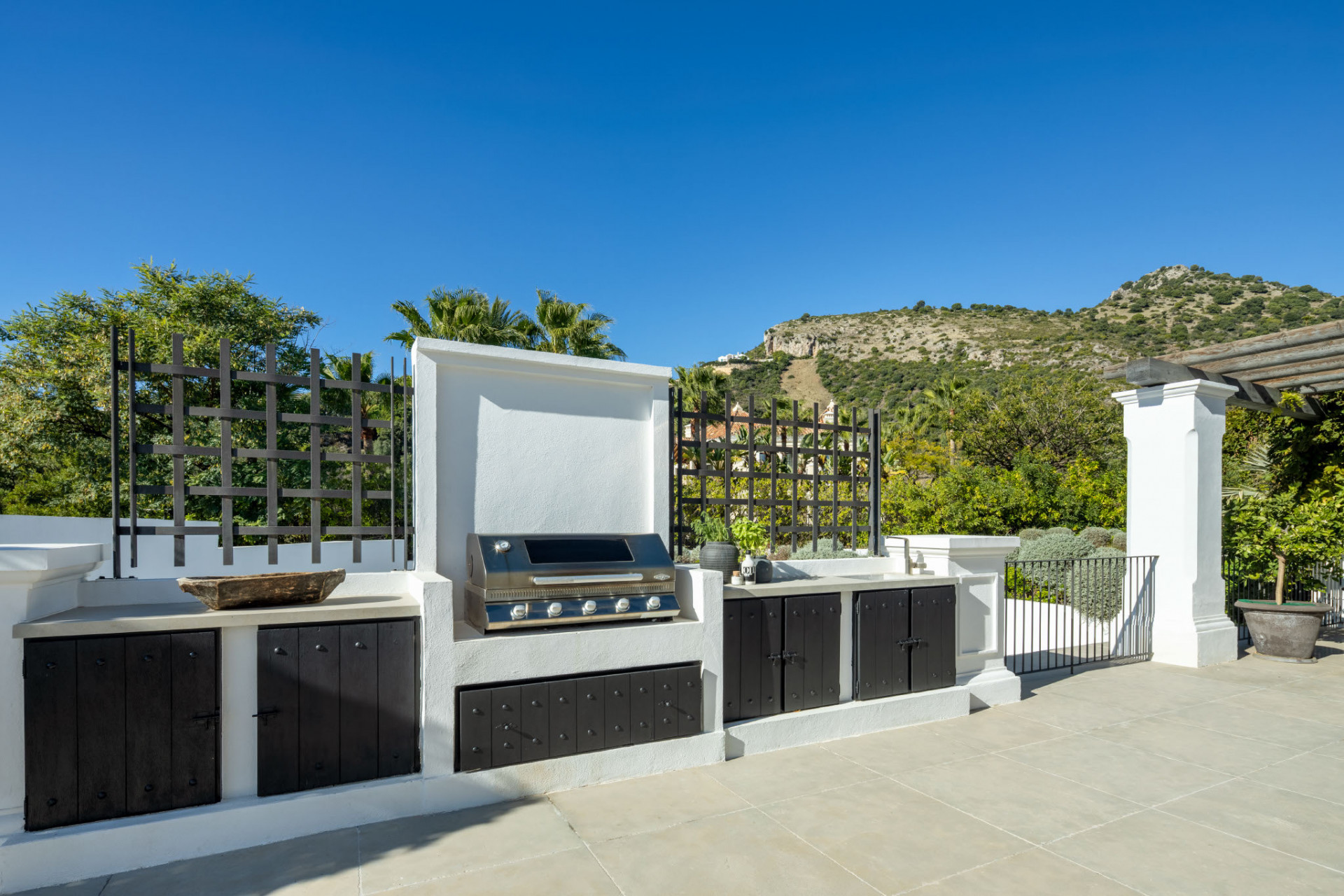 Image 48: detached villa For sale, Benahavís, €10,700,000 [HFM-C40221]