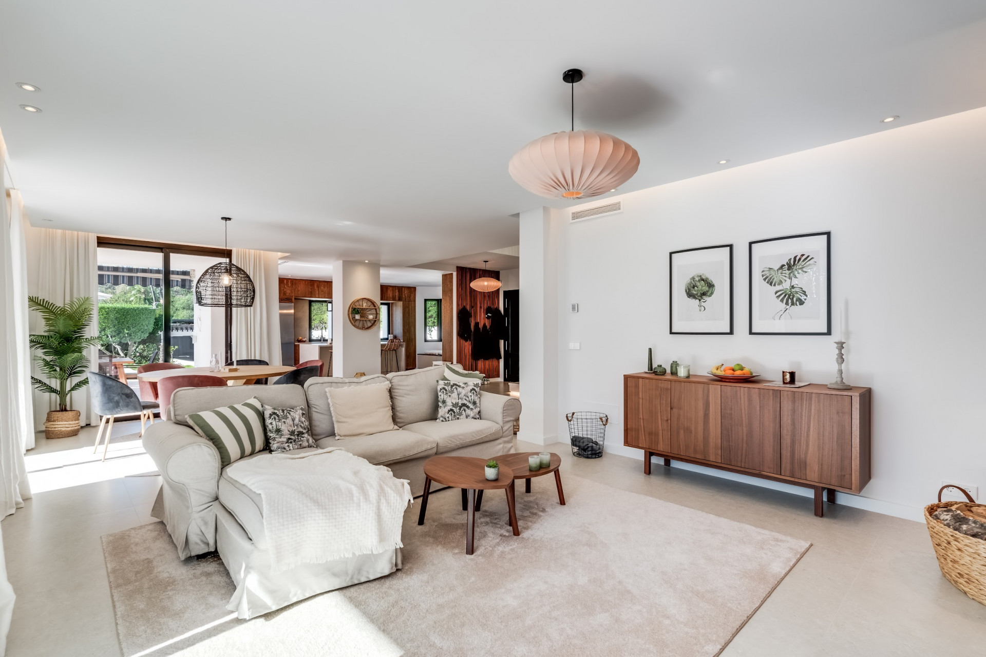 Image 44: detached villa For sale, Nueva Andalucía, €2,650,000 [HFM-C40225]