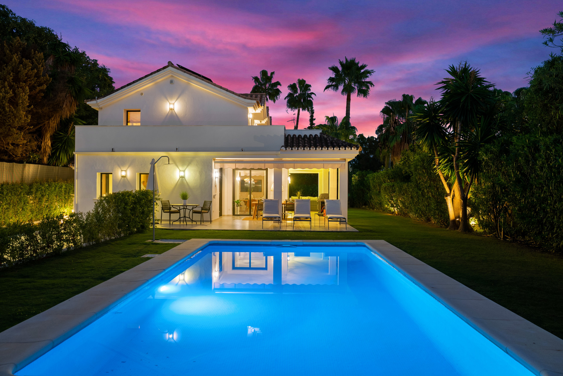 Image 44: detached villa For sale, Nueva Andalucía, €2,650,000 [HFM-C40225]