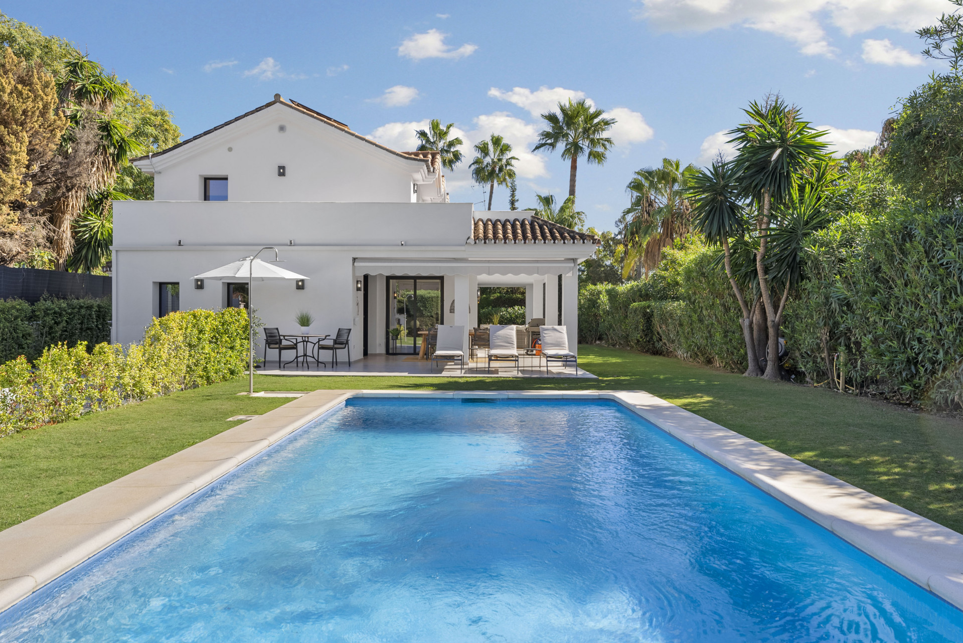 Image 44: detached villa For sale, Nueva Andalucía, €2,650,000 [HFM-C40225]