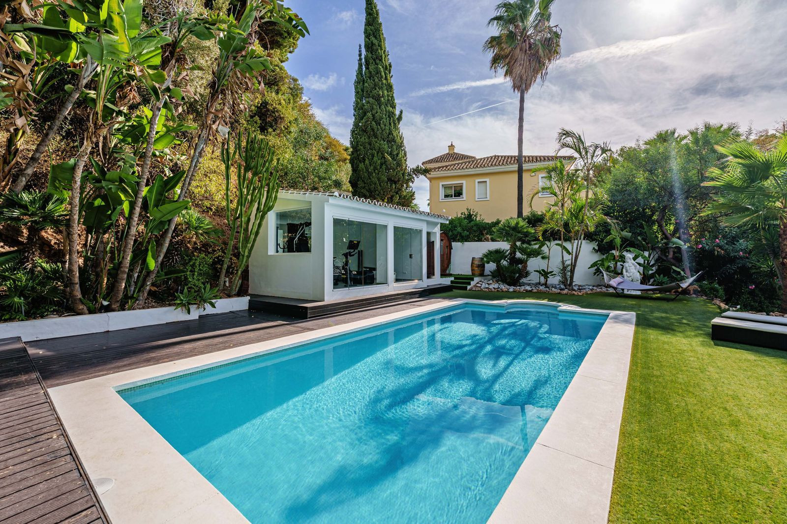 Image 48: detached villa For sale, Marbella, €2,200,000 [HFM-CL10189]