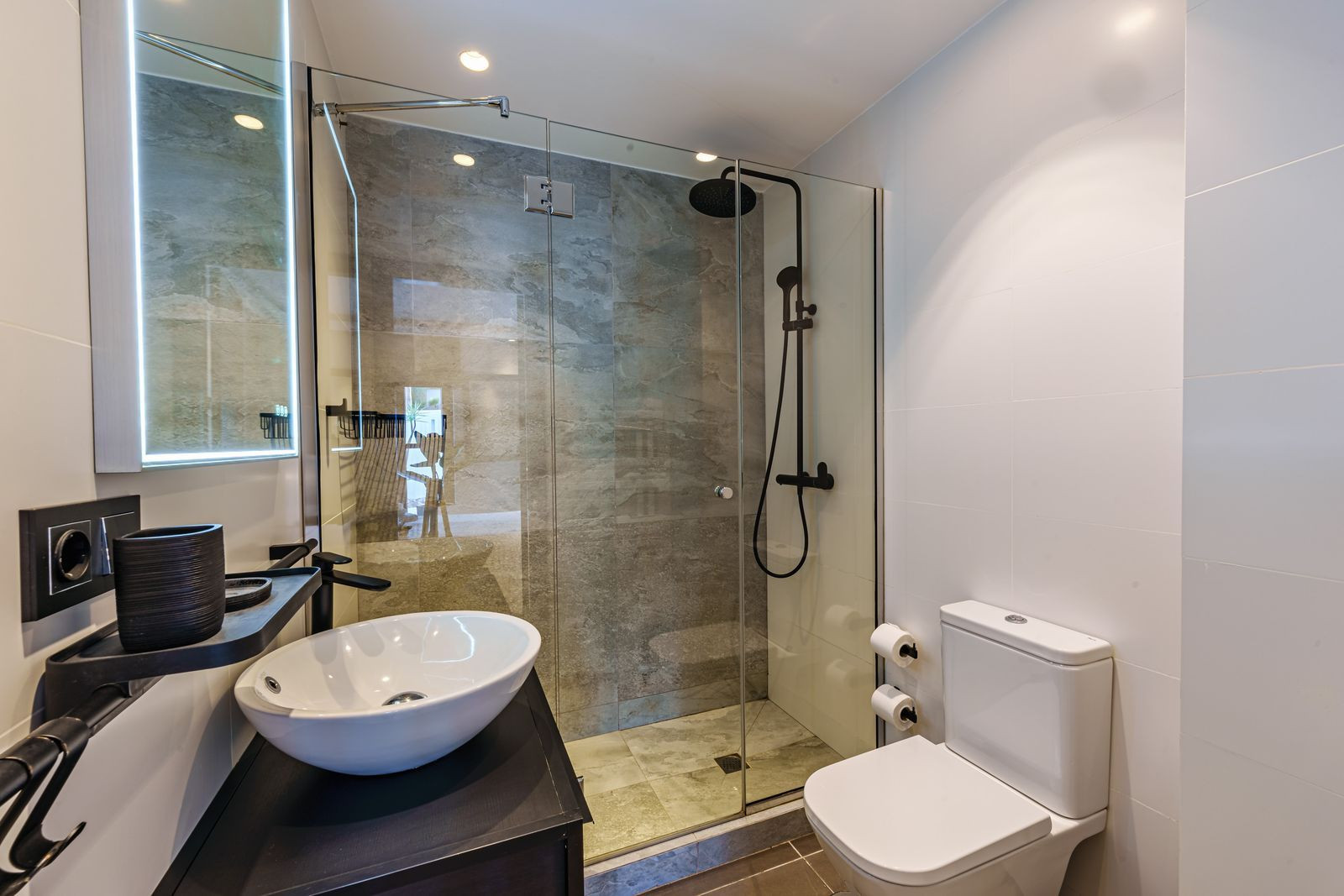 Image 48: detached villa For sale, Marbella, €2,200,000 [HFM-CL10189]