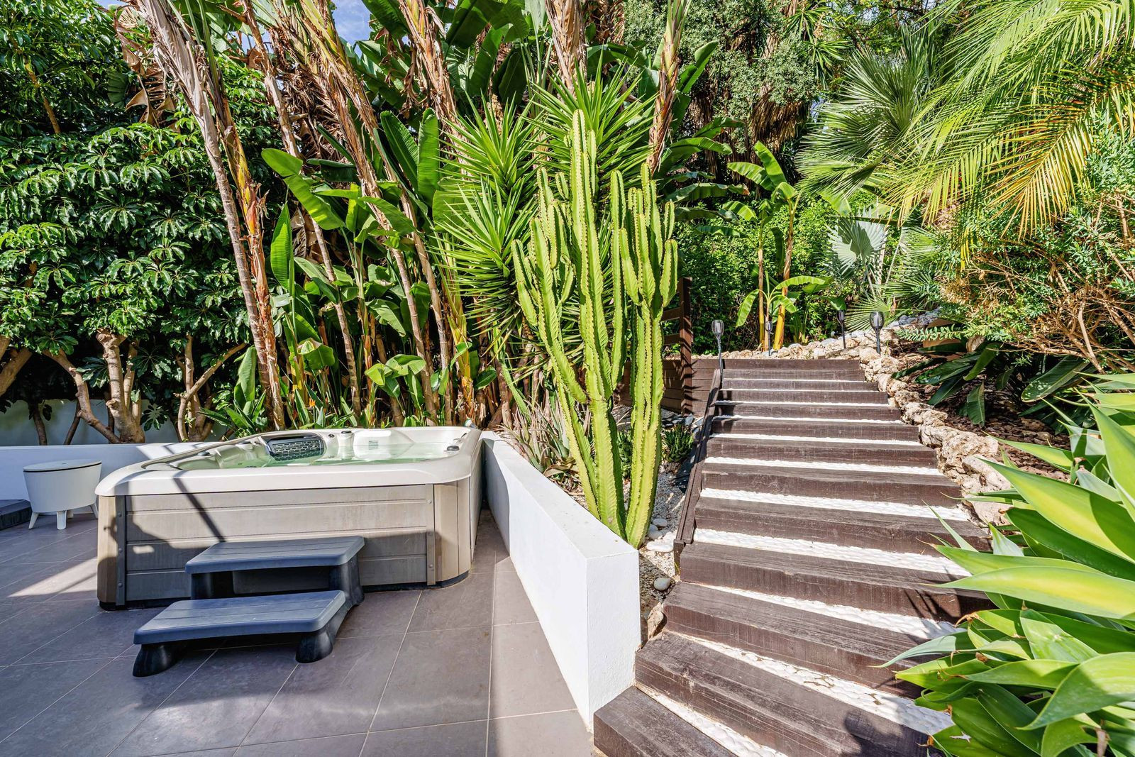 Image 48: detached villa For sale, Marbella, €2,200,000 [HFM-CL10189]